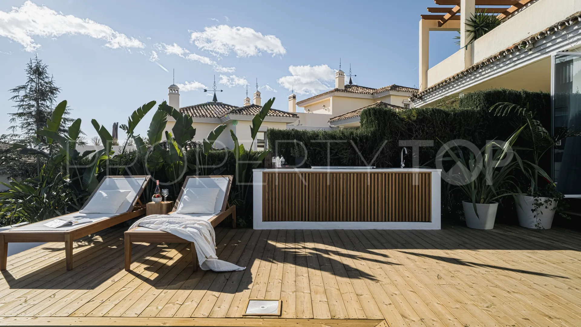 Se vende apartamento planta baja en Palacetes Los Belvederes