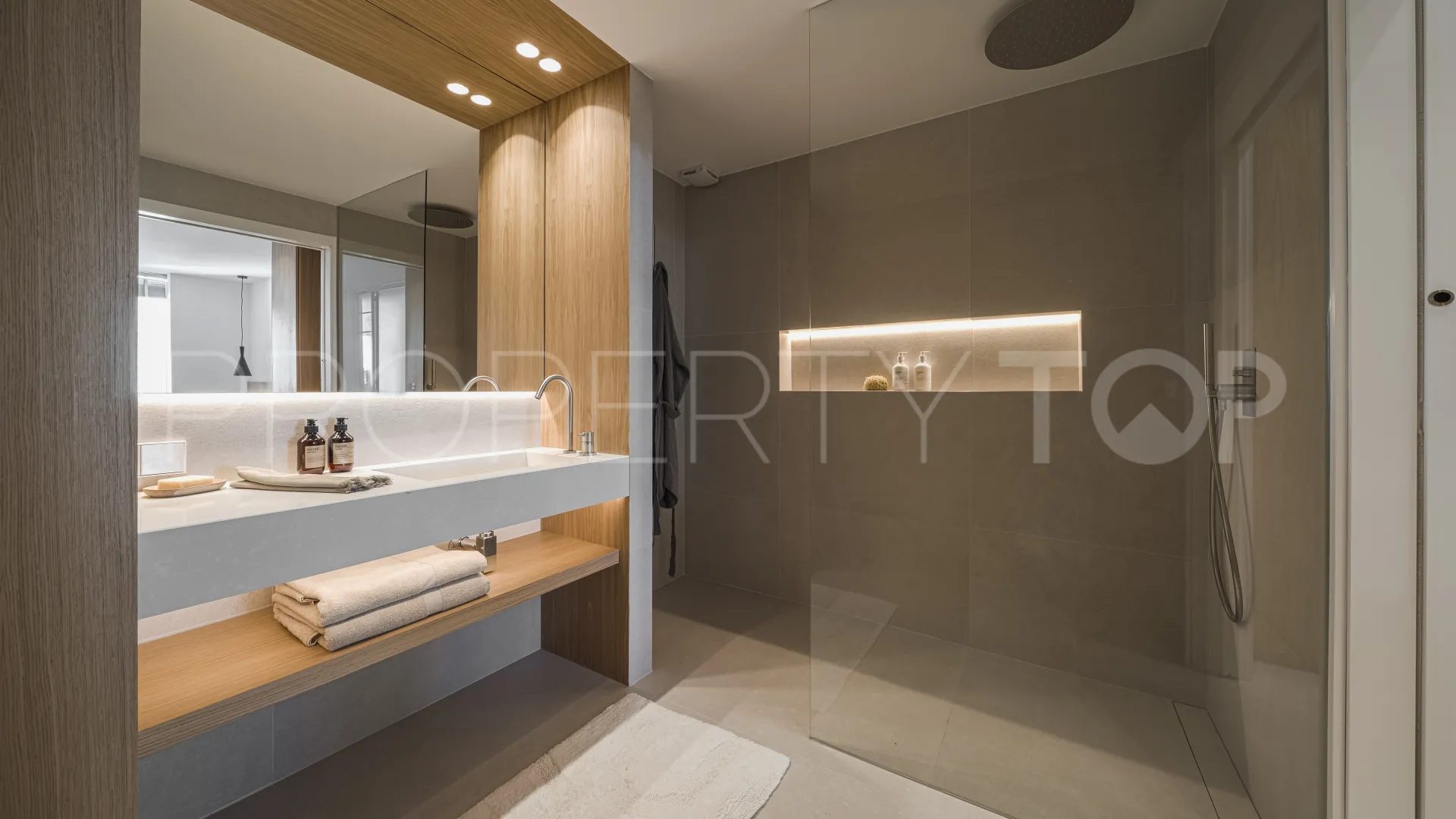 Se vende apartamento planta baja en Palacetes Los Belvederes