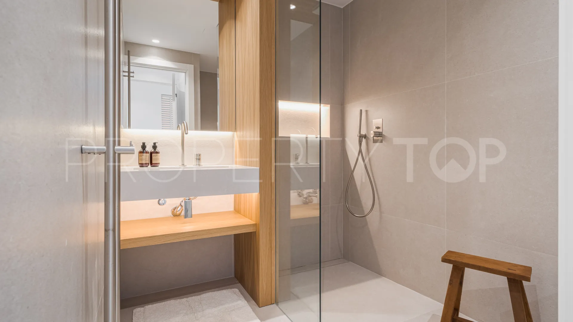 Se vende apartamento planta baja en Palacetes Los Belvederes