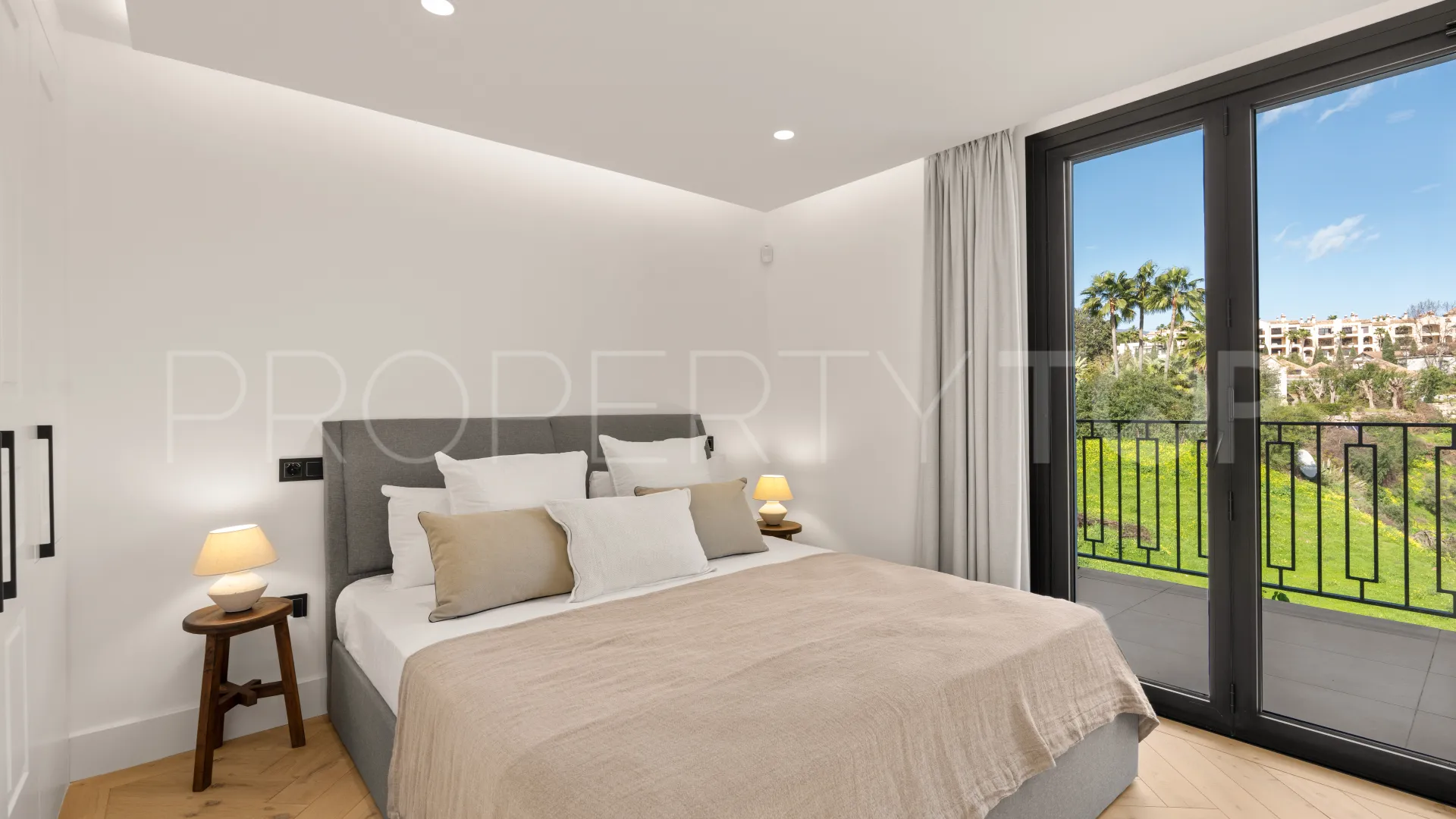 Villa with 5 bedrooms for sale in Monte Halcones