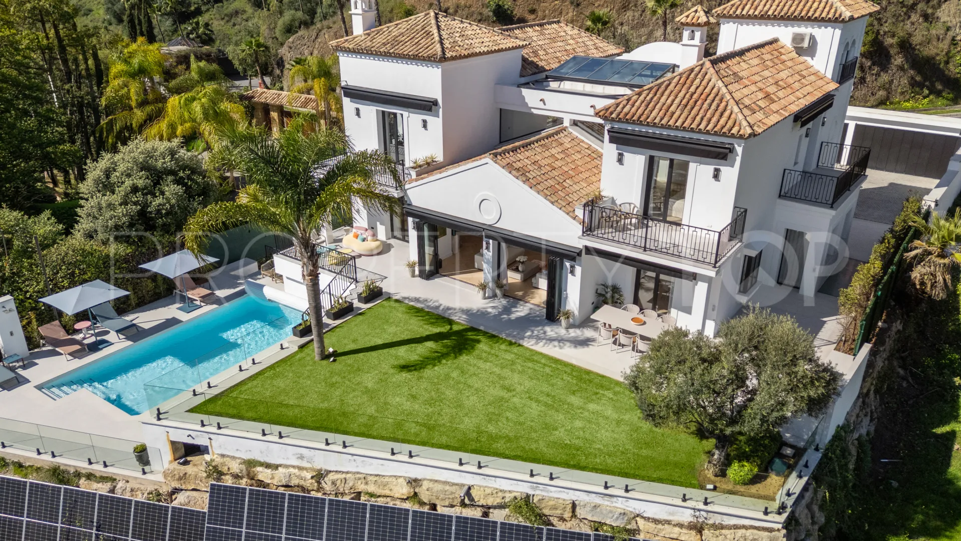 Villa with 5 bedrooms for sale in Monte Halcones