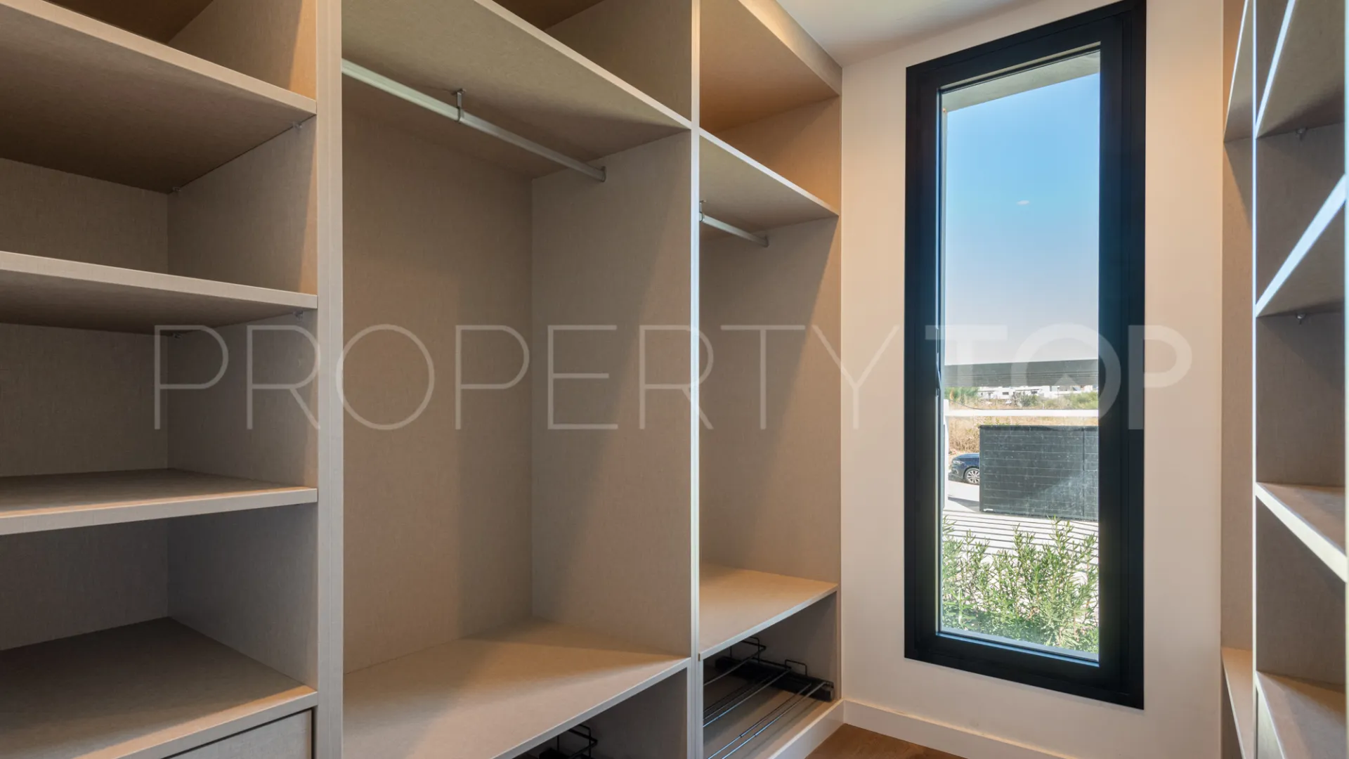 For sale villa with 4 bedrooms in Valle Romano