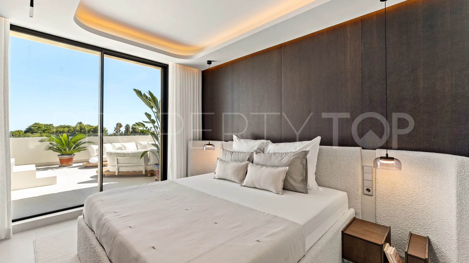 For sale penthouse in Condado de Sierra Blanca with 4 bedrooms