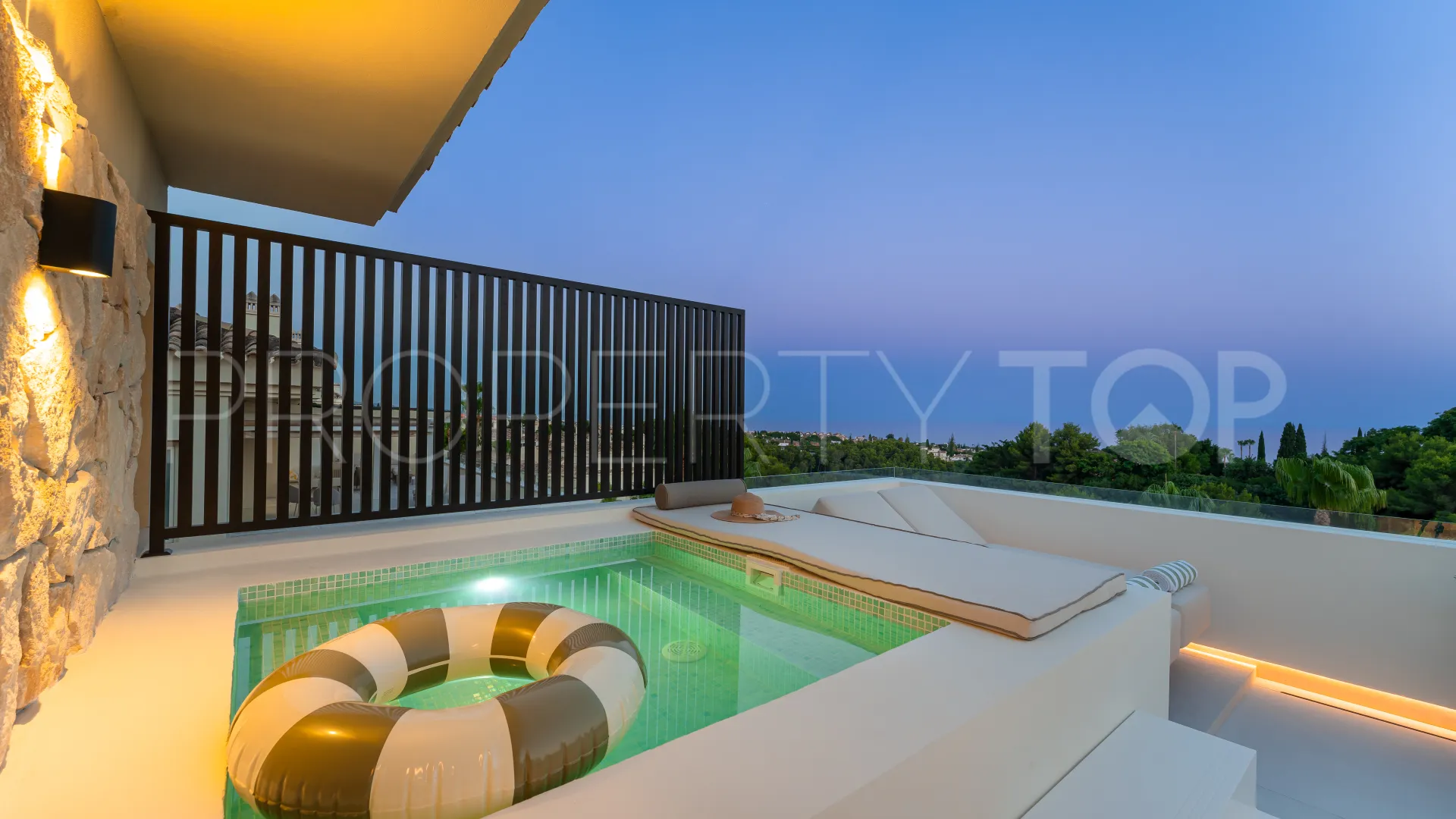 For sale penthouse in Condado de Sierra Blanca with 4 bedrooms