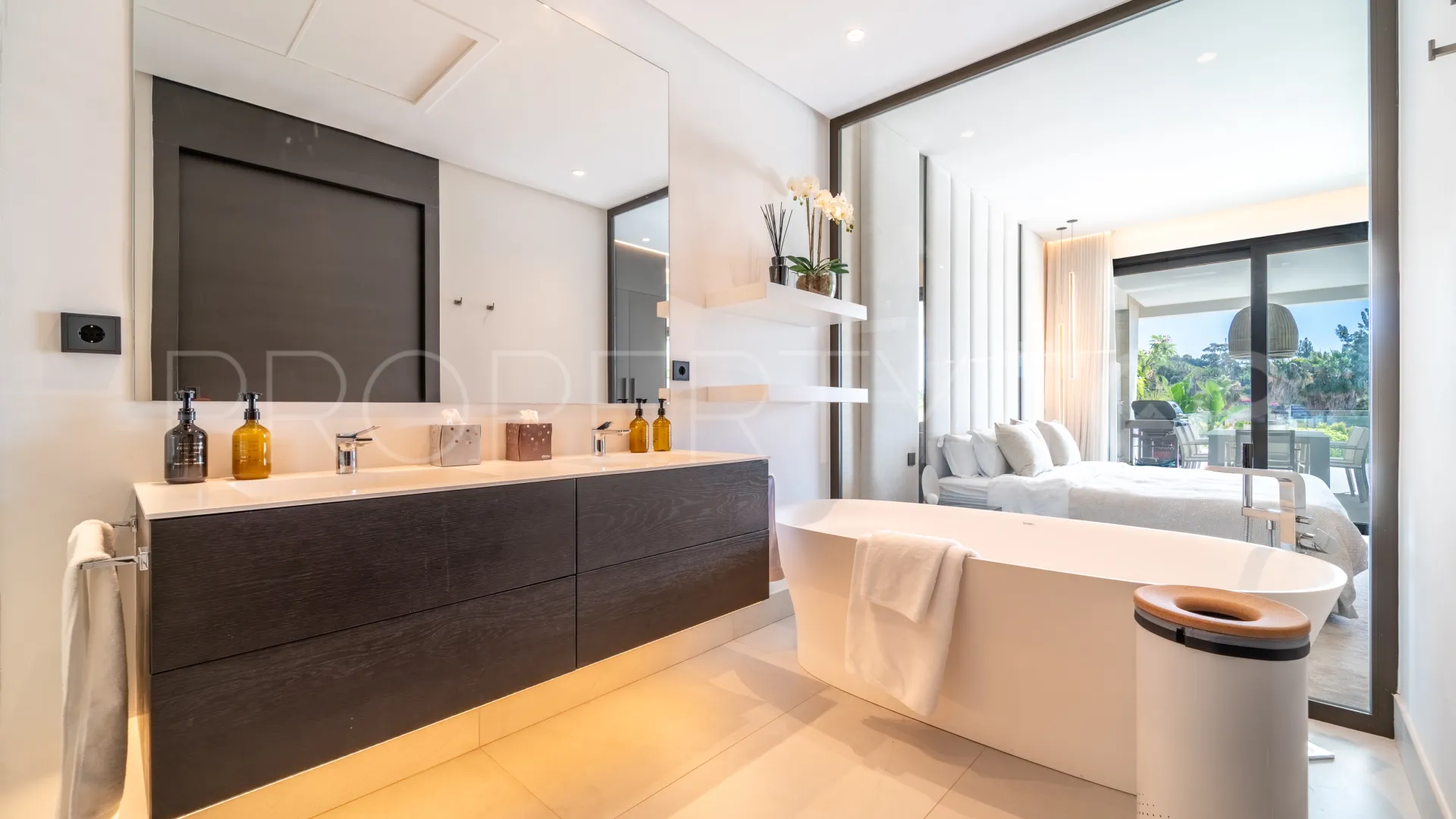 Duplex planta baja en venta de 4 dormitorios en Epic Marbella