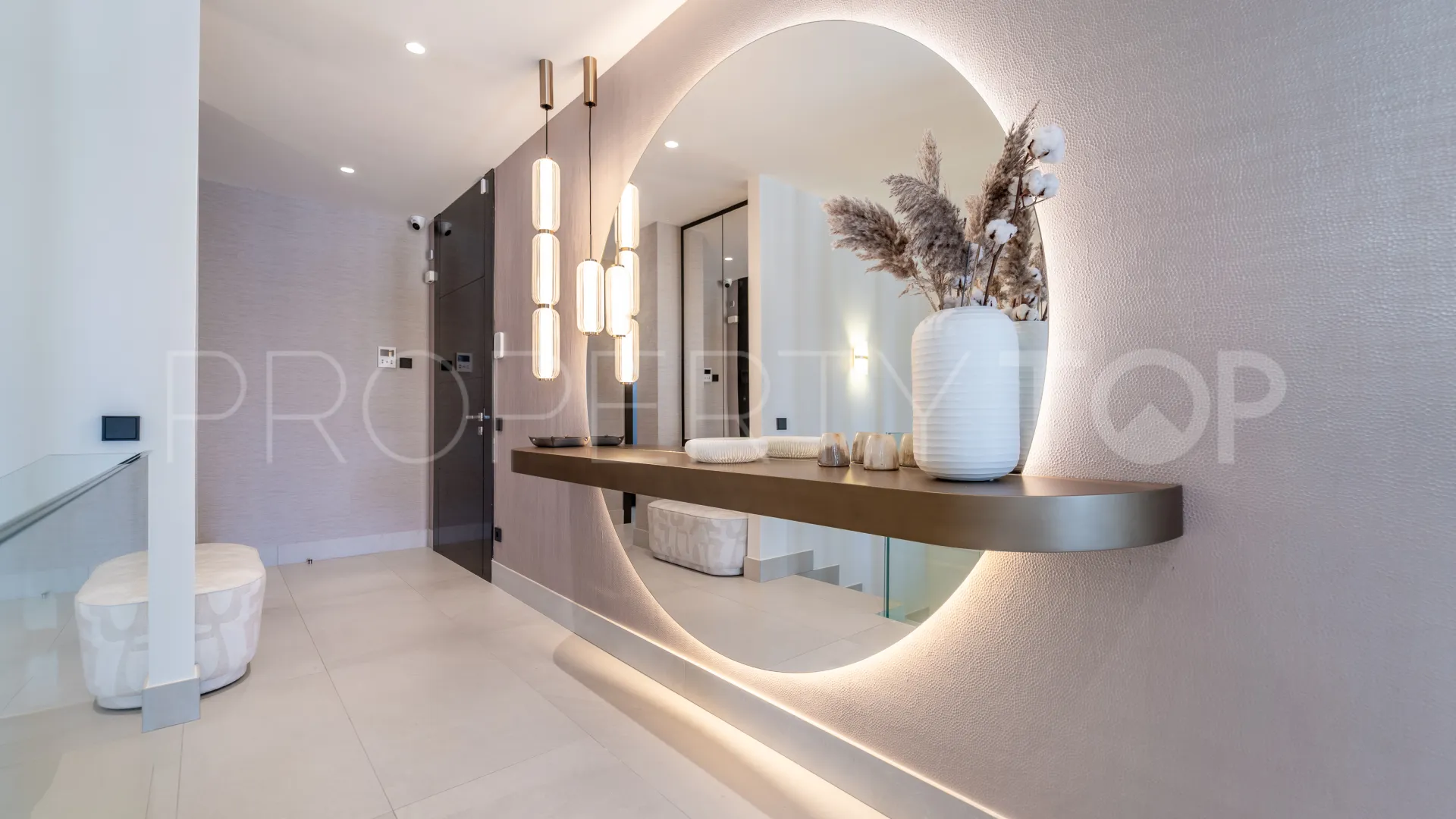 Duplex planta baja en venta de 4 dormitorios en Epic Marbella