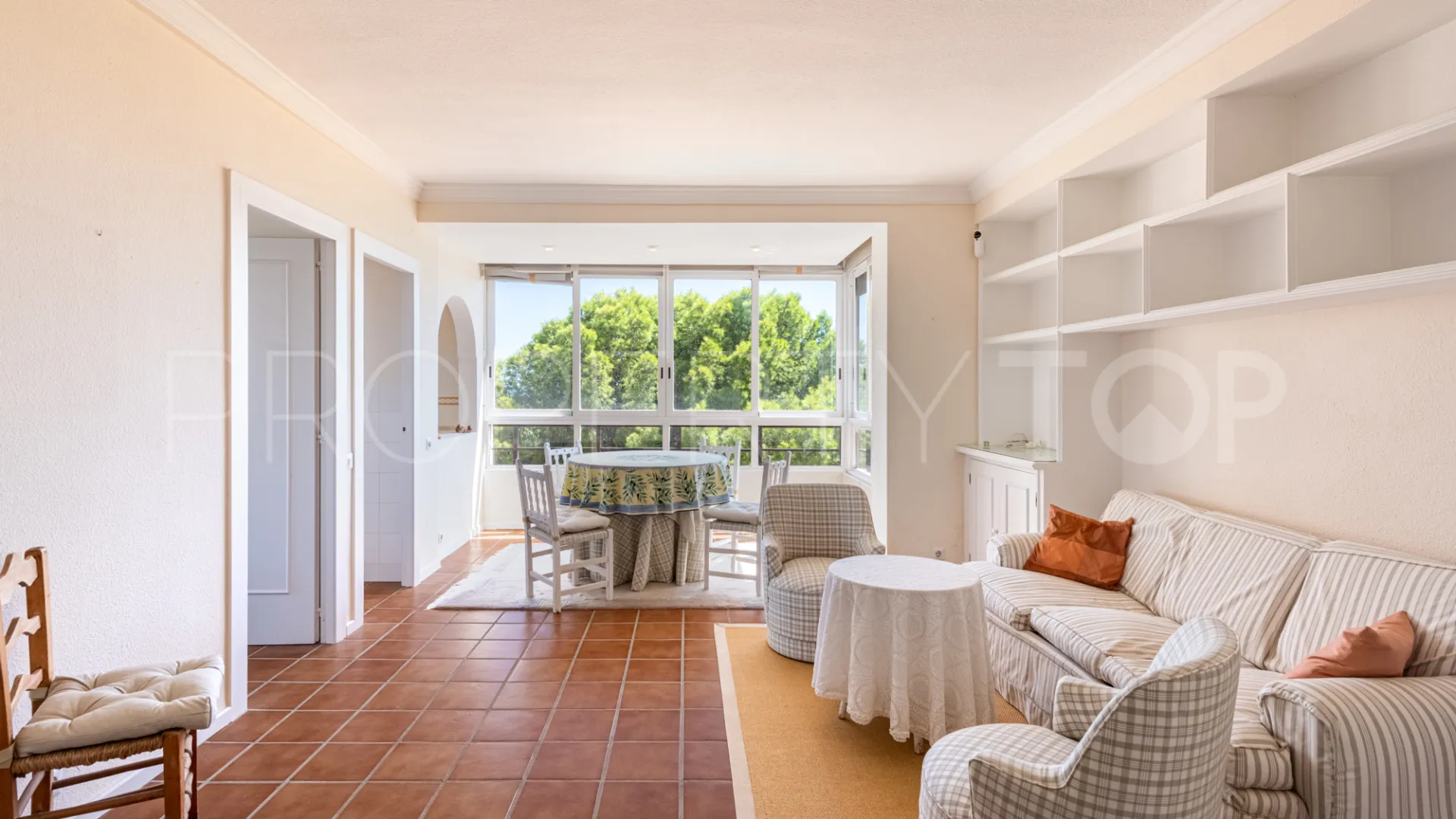 Apartamento en venta en Torres de Aloha de 2 dormitorios