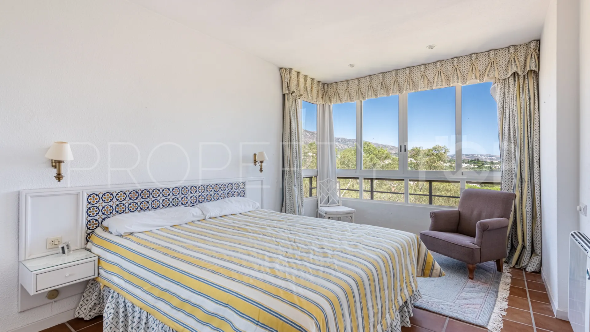 Apartamento en venta en Torres de Aloha de 2 dormitorios