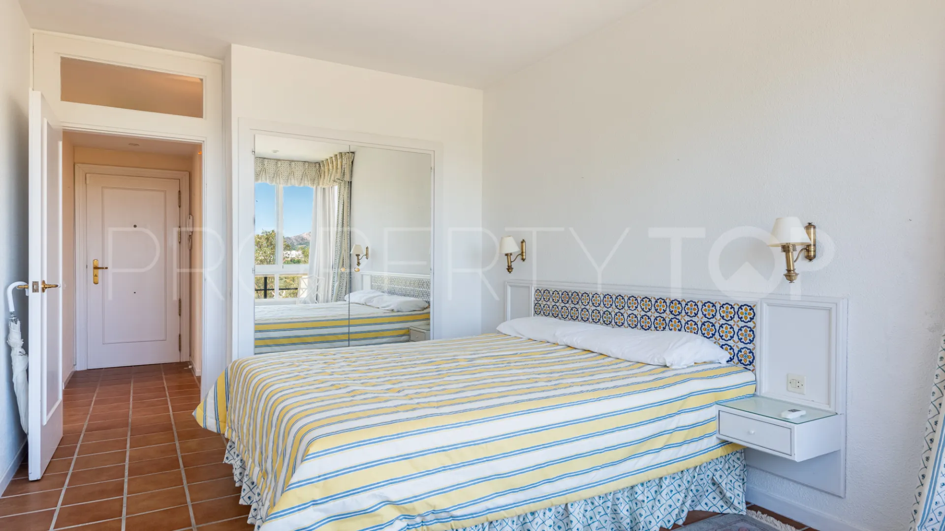 Apartamento en venta en Torres de Aloha de 2 dormitorios