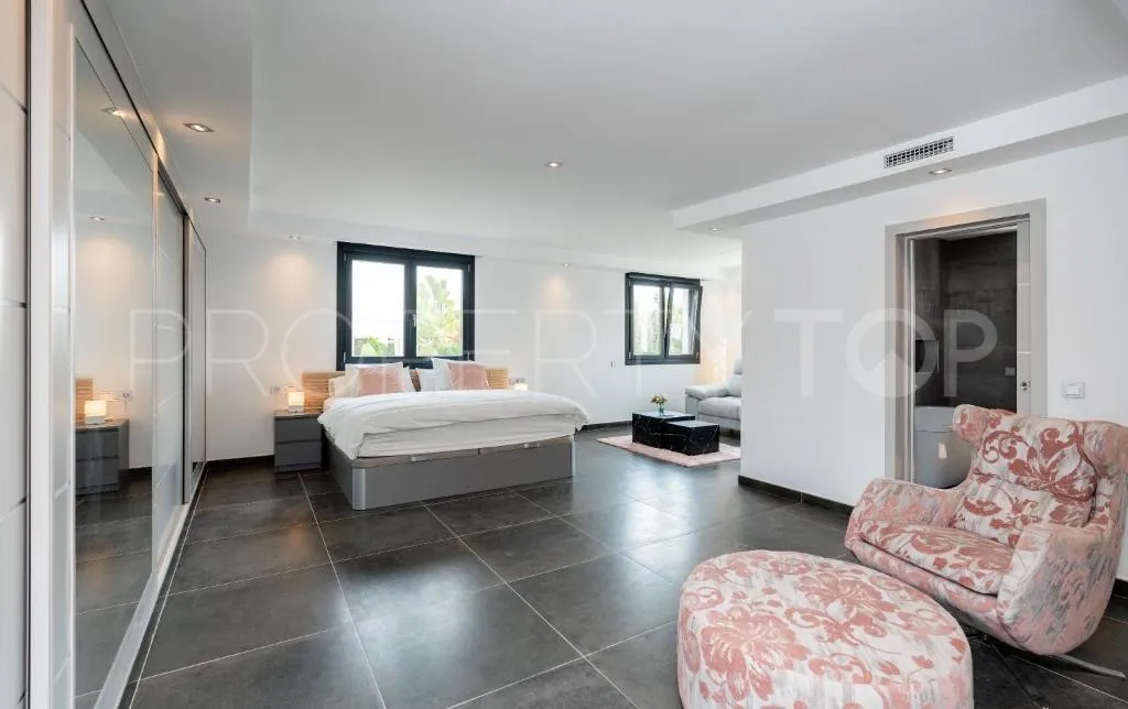 Se vende villa en Nueva Andalucia