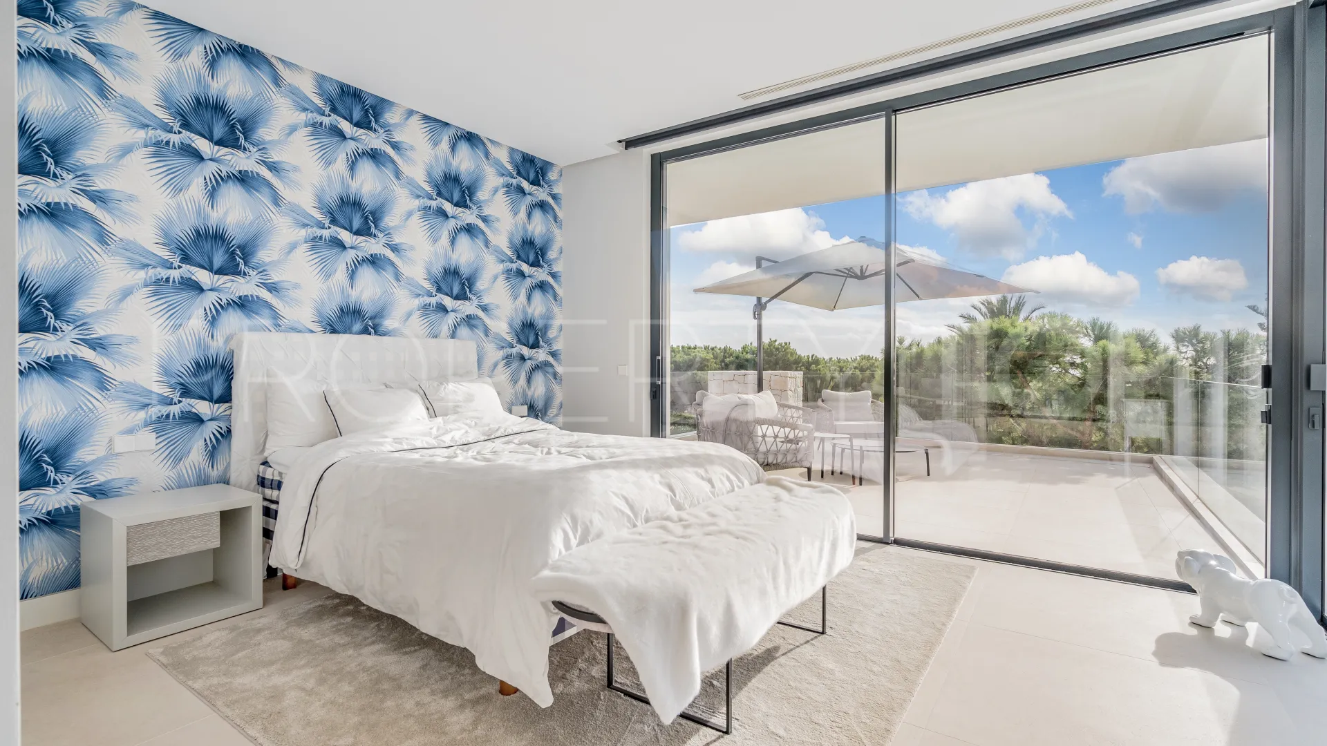 6 bedrooms villa in Marbesa for sale