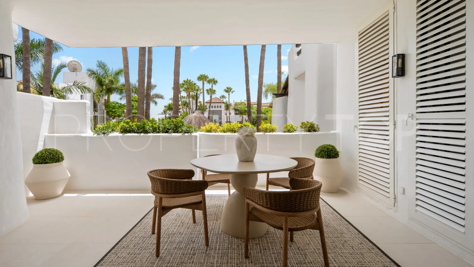 Buy Marina Puente Romano apartment