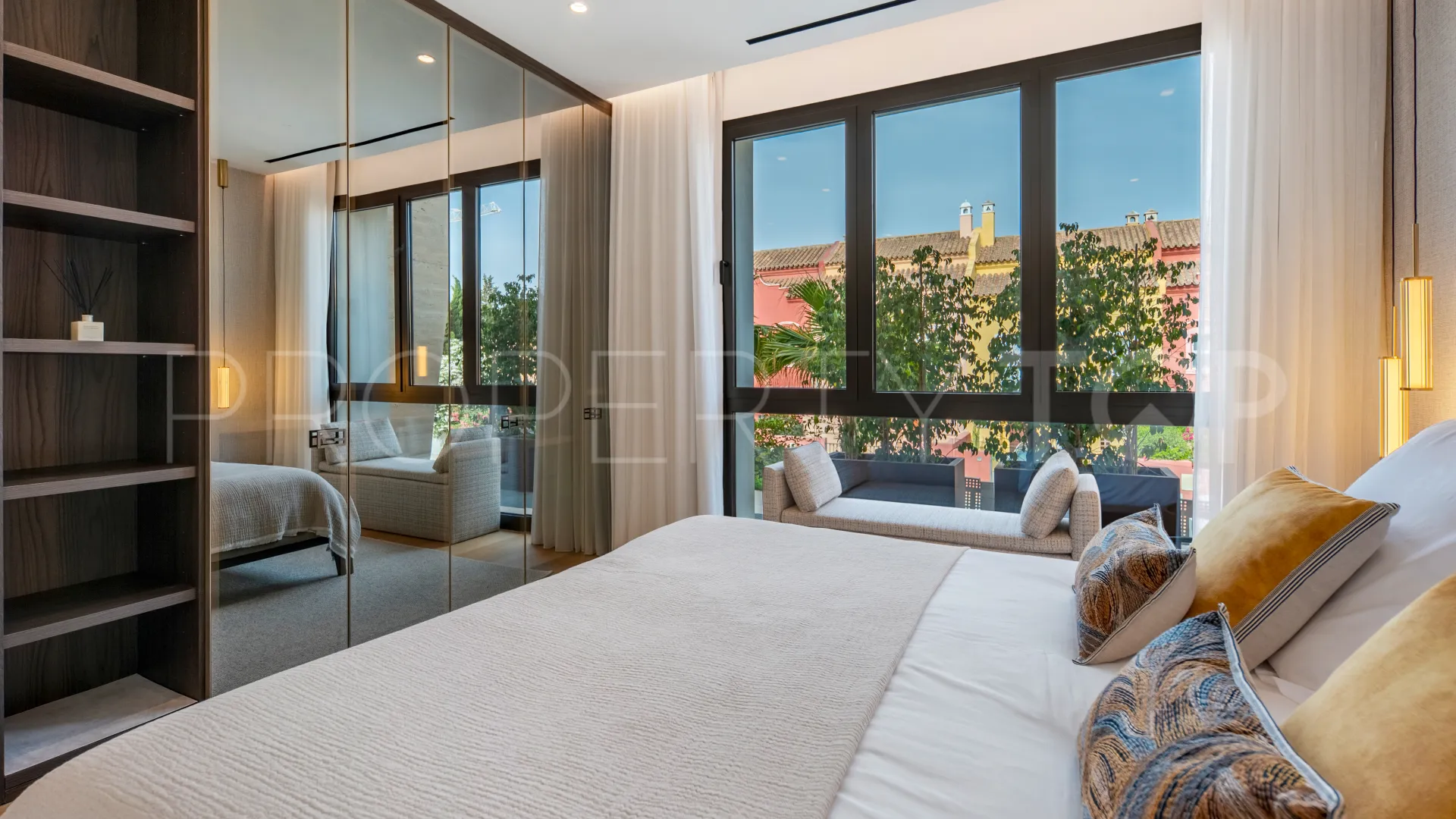 Duplex planta baja en venta en Epic Marbella de 4 dormitorios