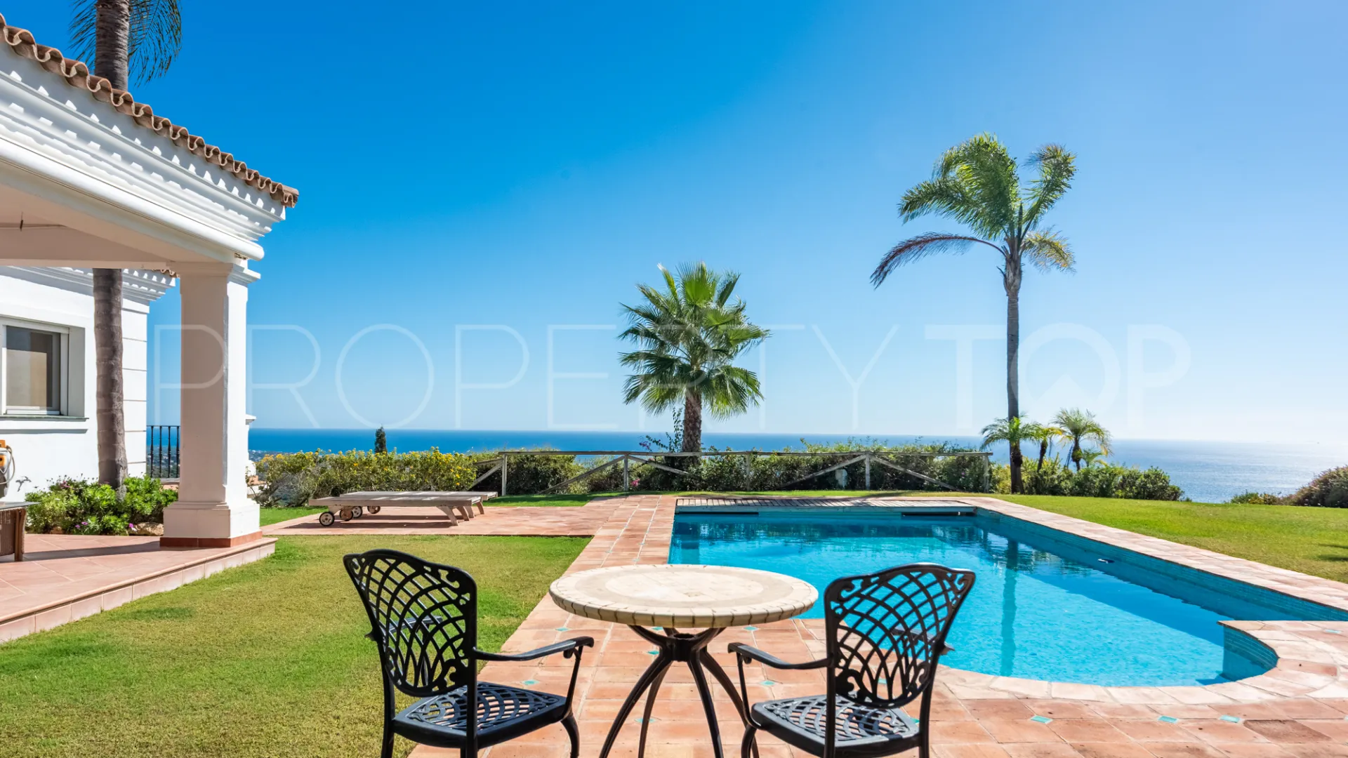 For sale Los Altos de los Monteros villa with 5 bedrooms