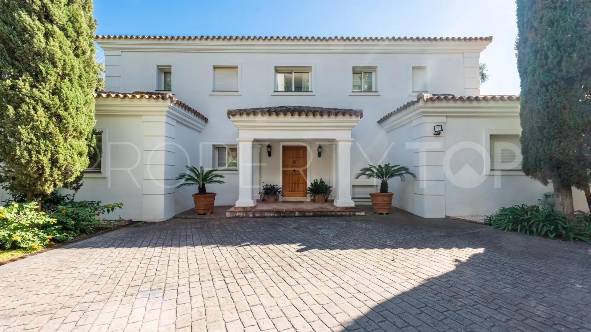For sale Los Altos de los Monteros villa with 5 bedrooms