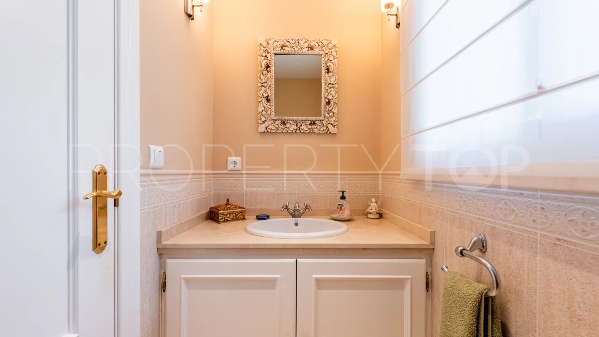For sale Los Altos de los Monteros villa with 5 bedrooms