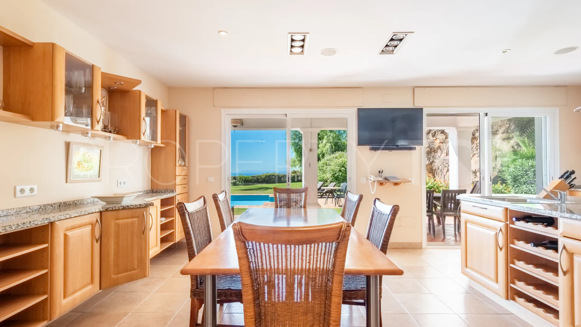 For sale Los Altos de los Monteros villa with 5 bedrooms