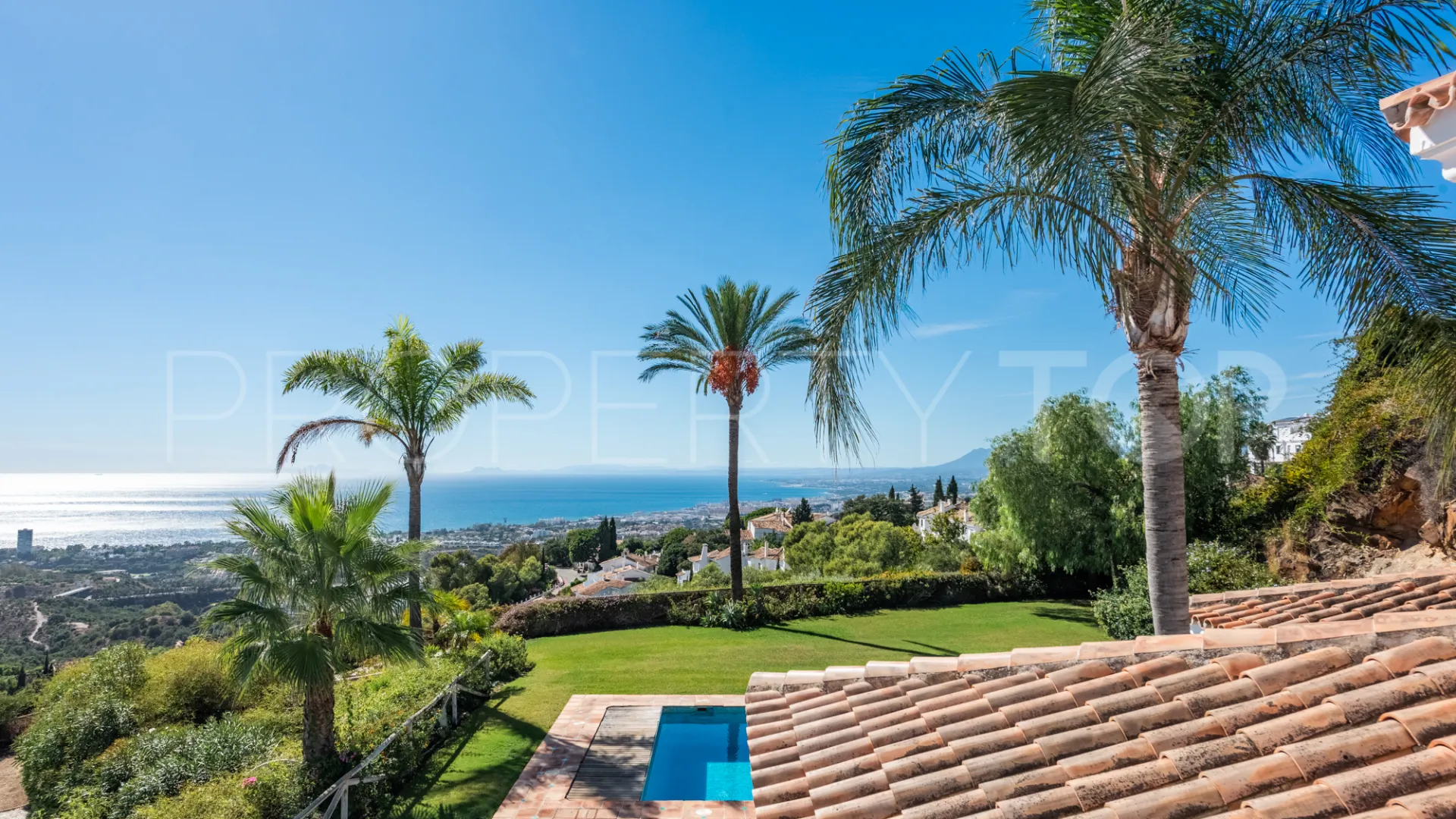 For sale Los Altos de los Monteros villa with 5 bedrooms
