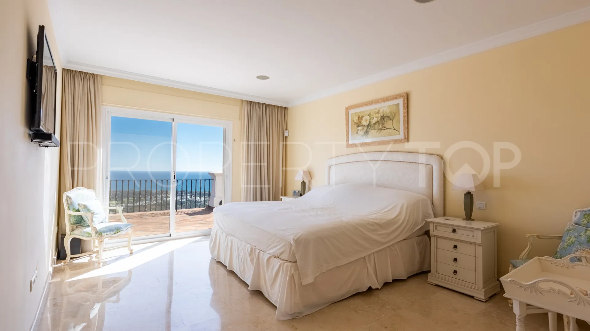 For sale Los Altos de los Monteros villa with 5 bedrooms