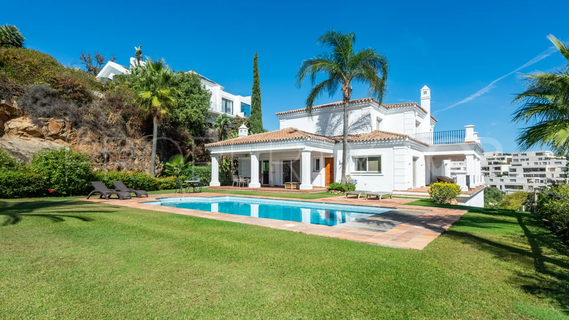For sale Los Altos de los Monteros villa with 5 bedrooms