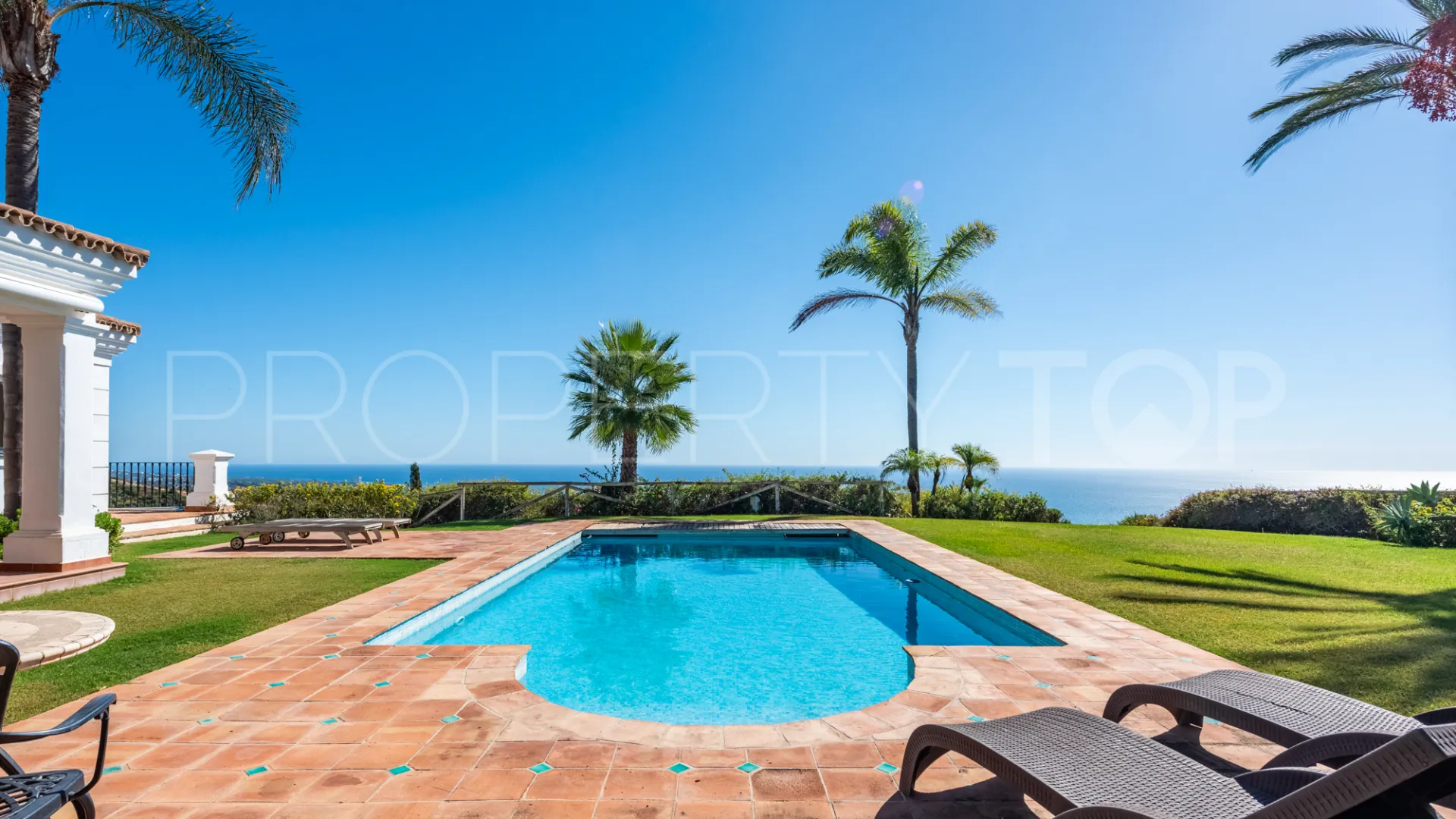 For sale Los Altos de los Monteros villa with 5 bedrooms
