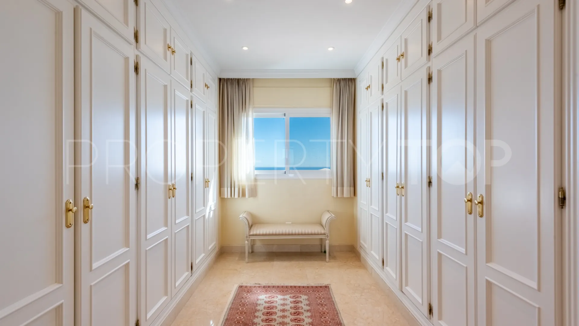 For sale Los Altos de los Monteros villa with 5 bedrooms