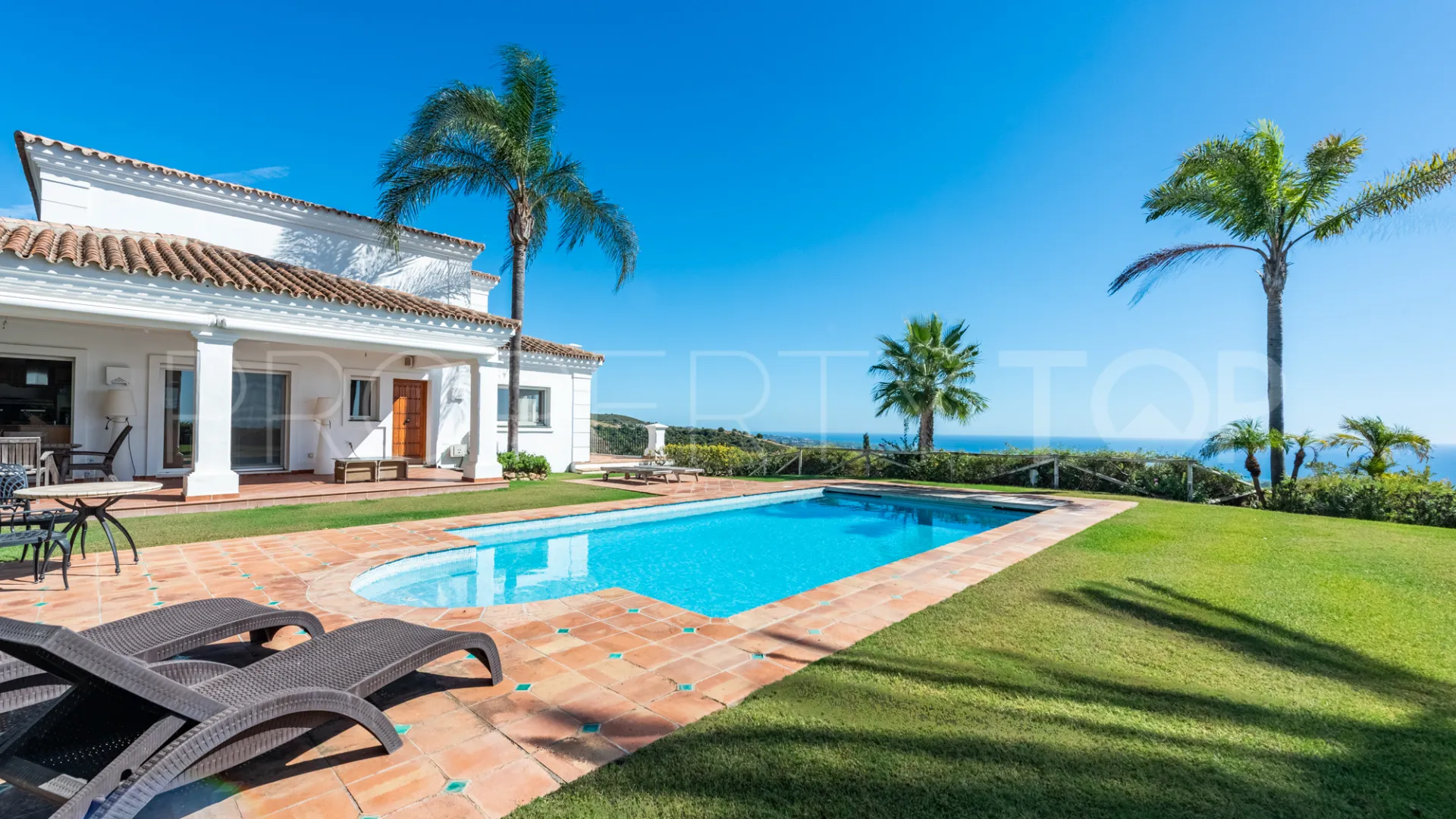 For sale Los Altos de los Monteros villa with 5 bedrooms
