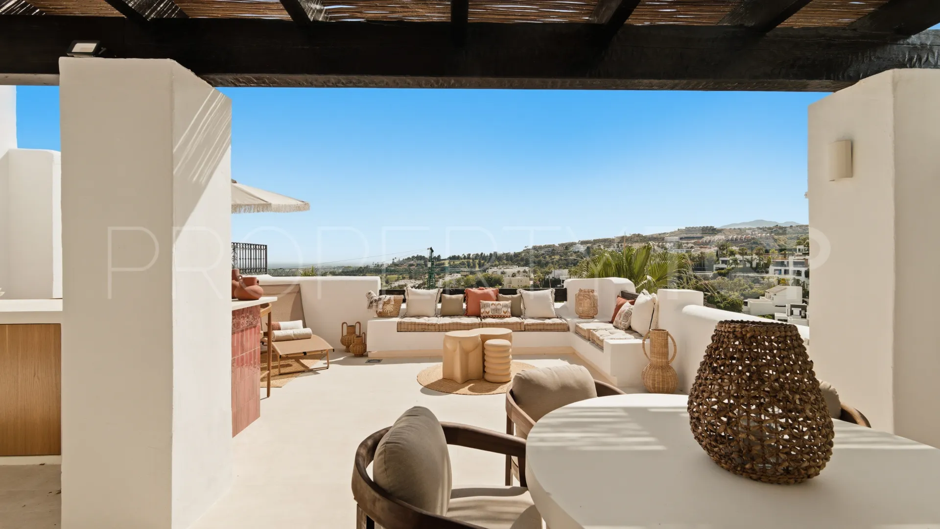 Se vende atico duplex de 3 dormitorios en Lomas del Marqués