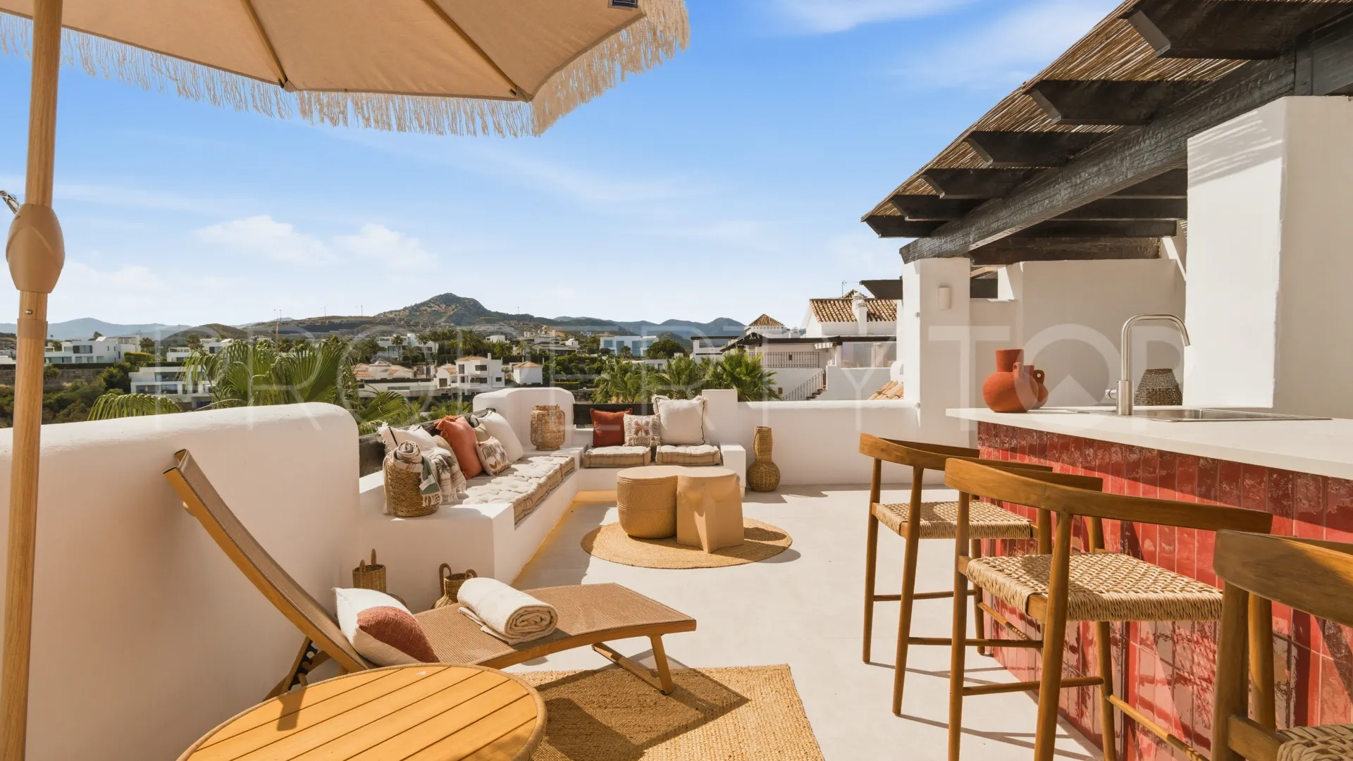 Se vende atico duplex de 3 dormitorios en Lomas del Marqués