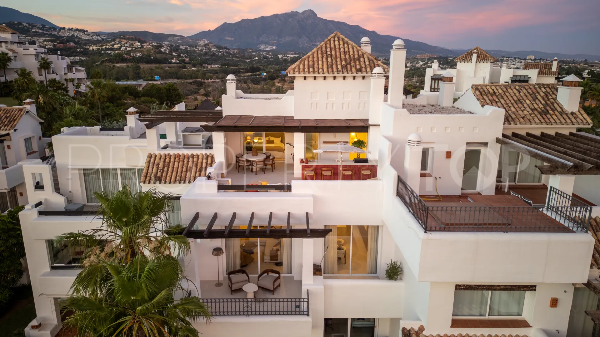 Se vende atico duplex de 3 dormitorios en Lomas del Marqués