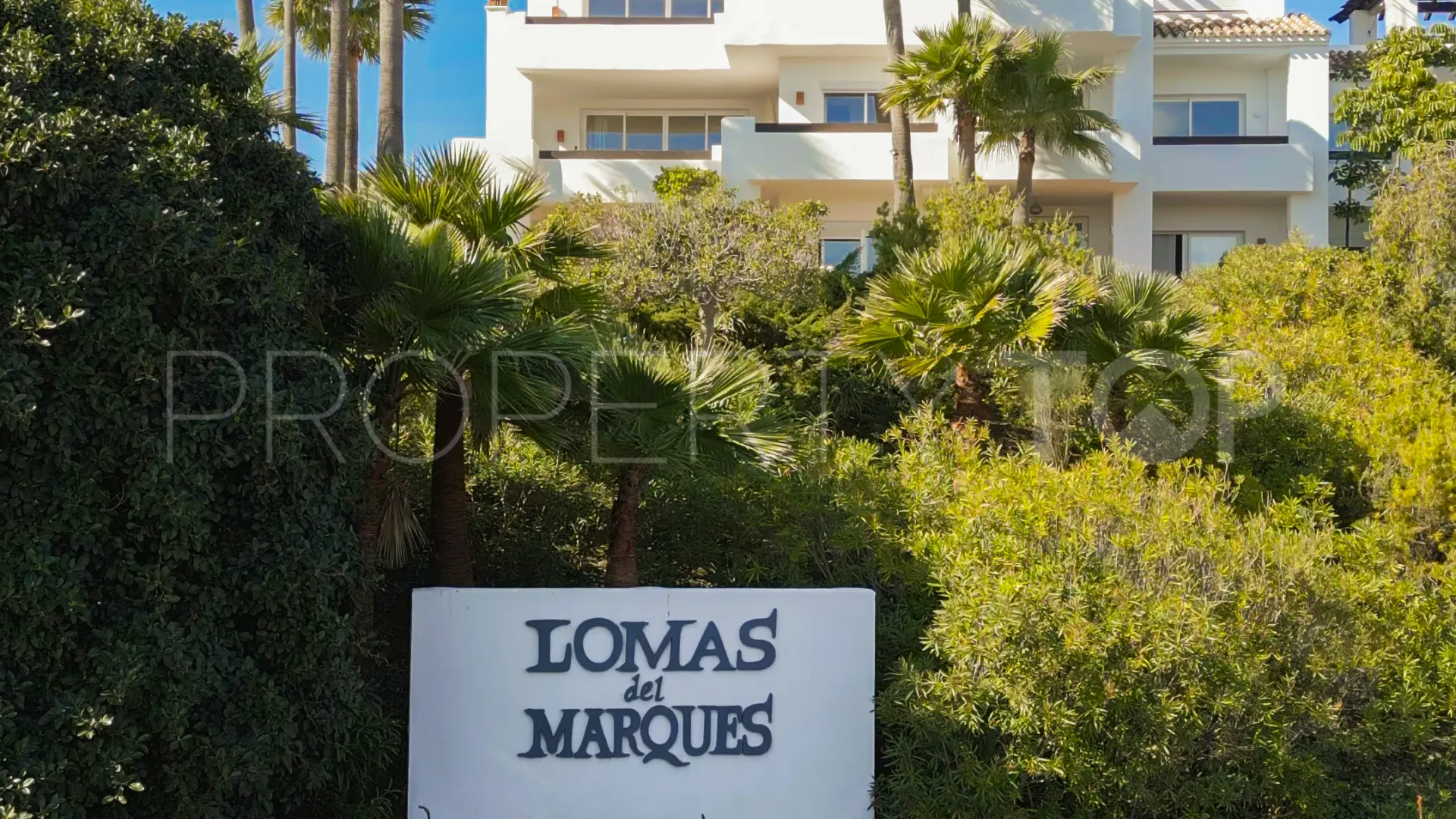 Se vende atico duplex de 3 dormitorios en Lomas del Marqués