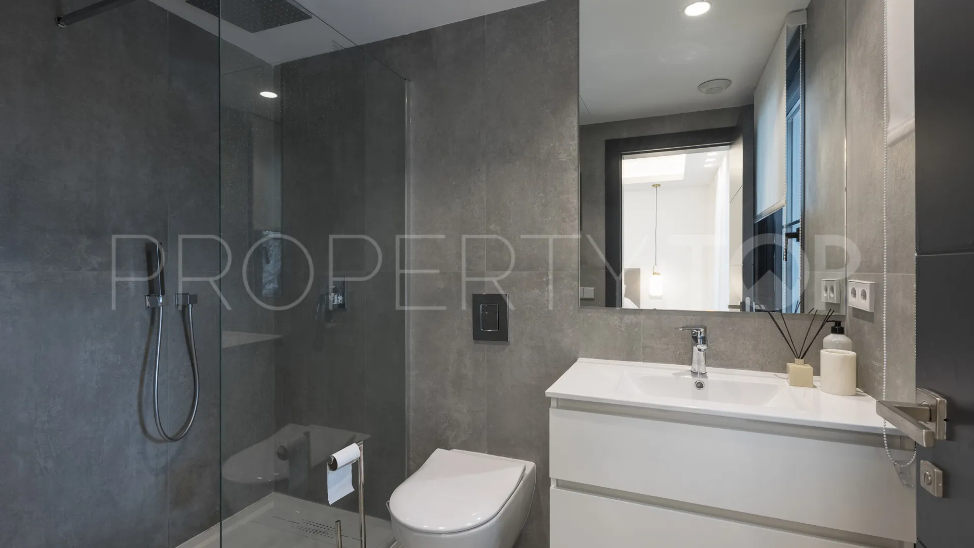 For sale Marbella East villa with 5 bedrooms