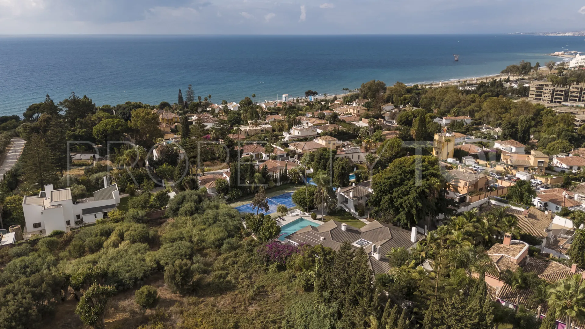 For sale Marbella East villa with 5 bedrooms