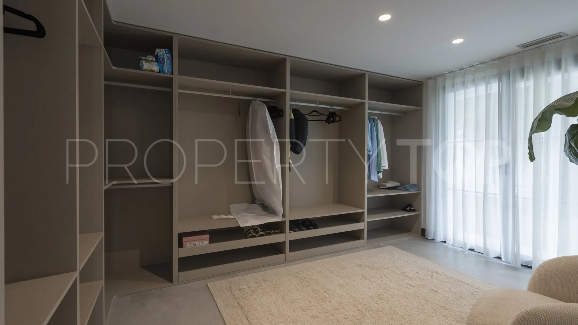 For sale Marbella East villa with 5 bedrooms