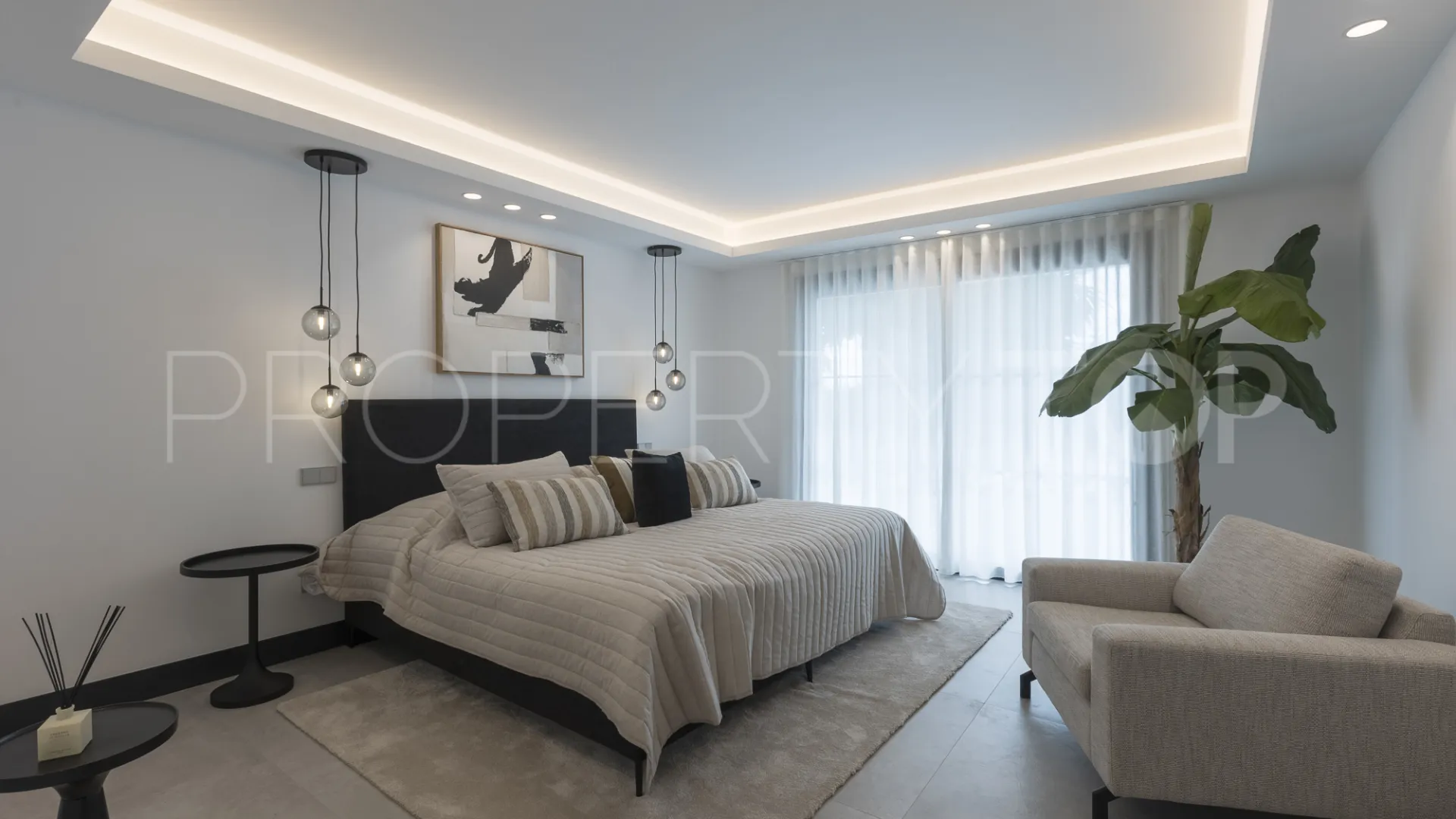 For sale Marbella East villa with 5 bedrooms