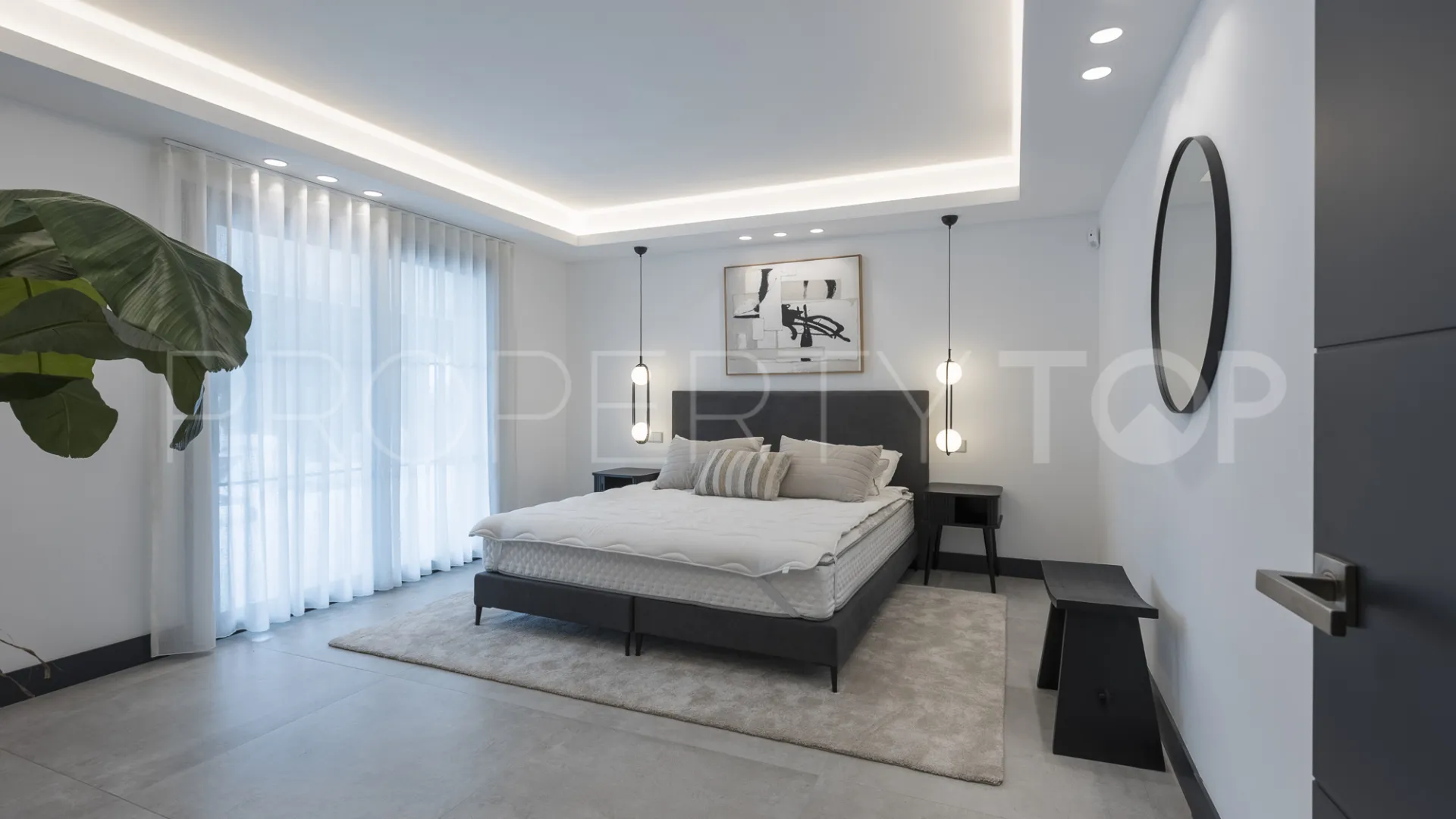 For sale Marbella East villa with 5 bedrooms