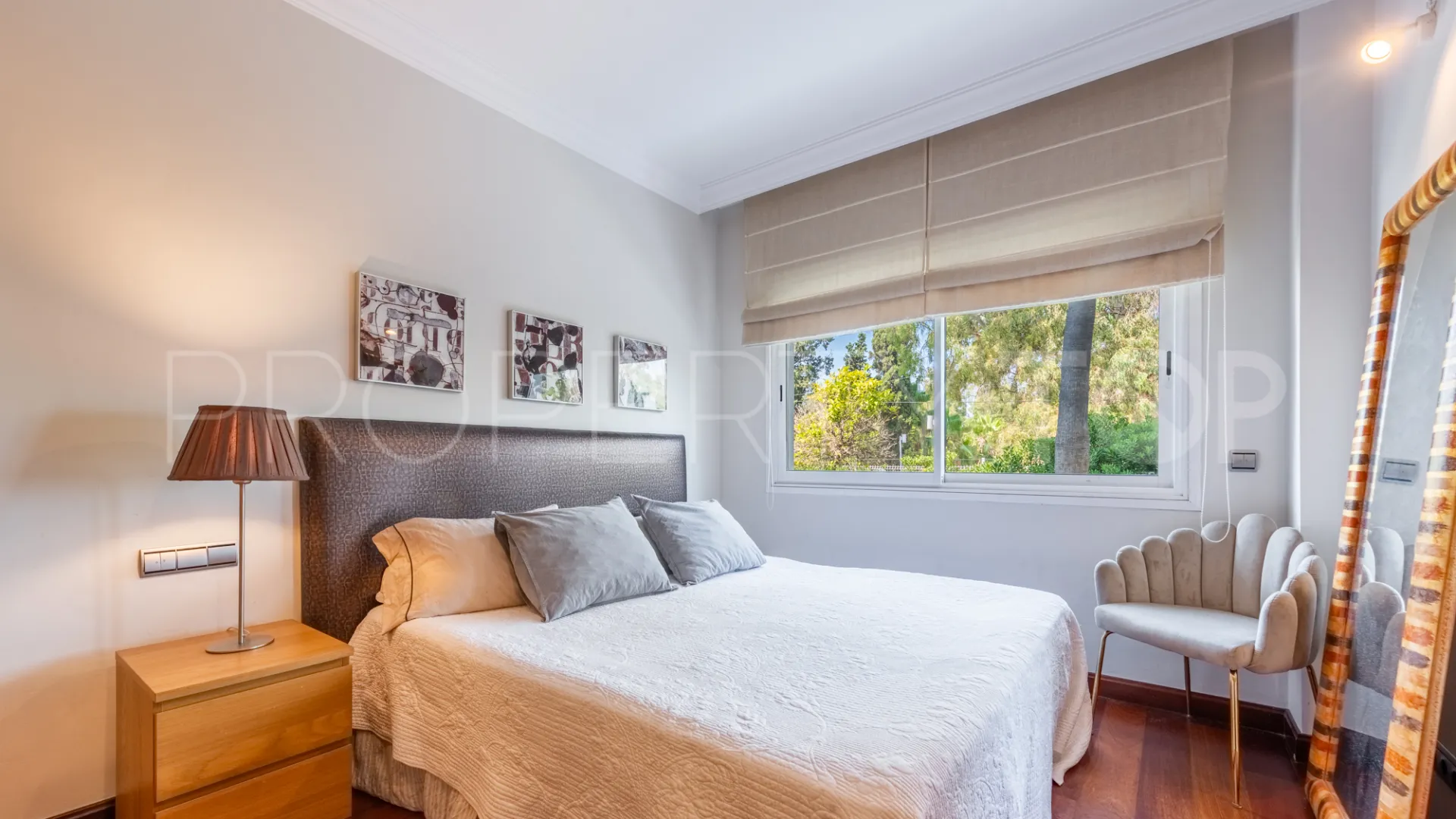 Ground floor apartment with 3 bedrooms for sale in El Embrujo Banús