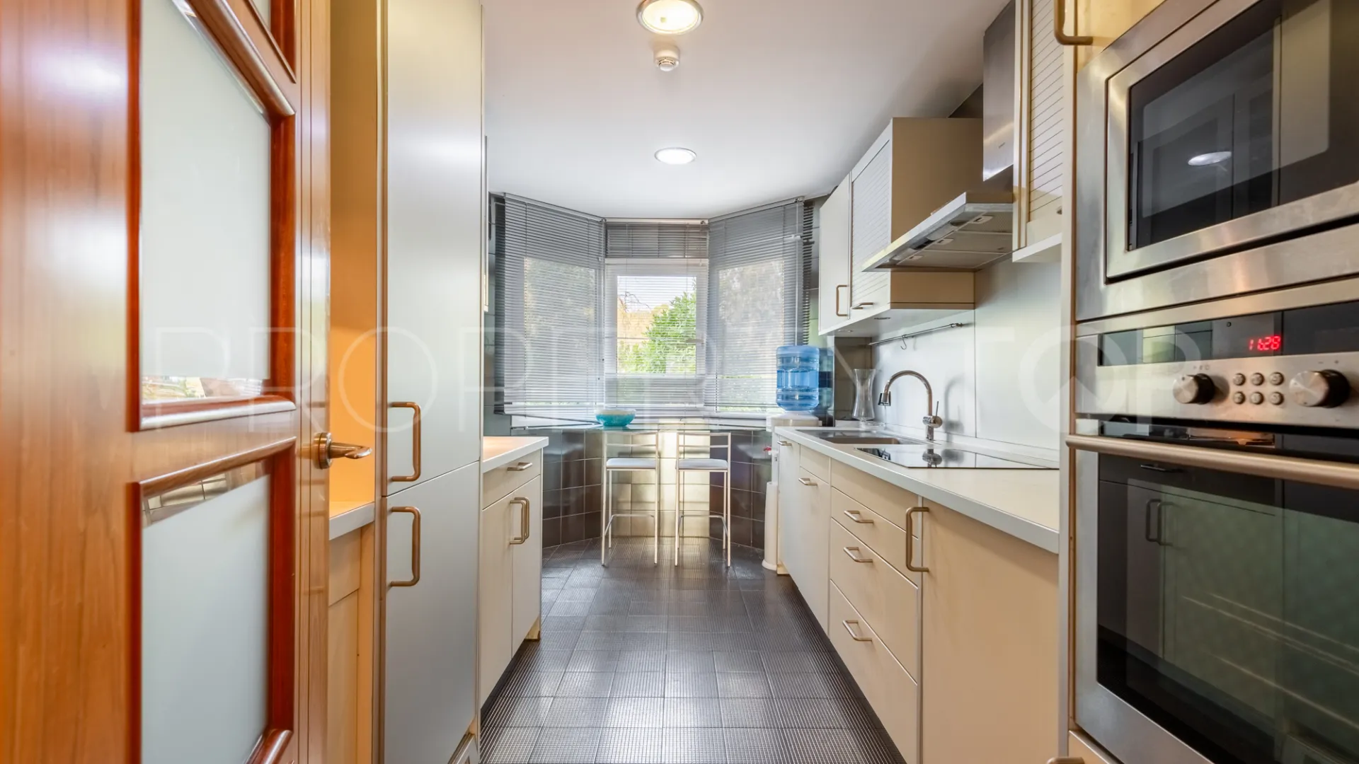 Ground floor apartment with 3 bedrooms for sale in El Embrujo Banús