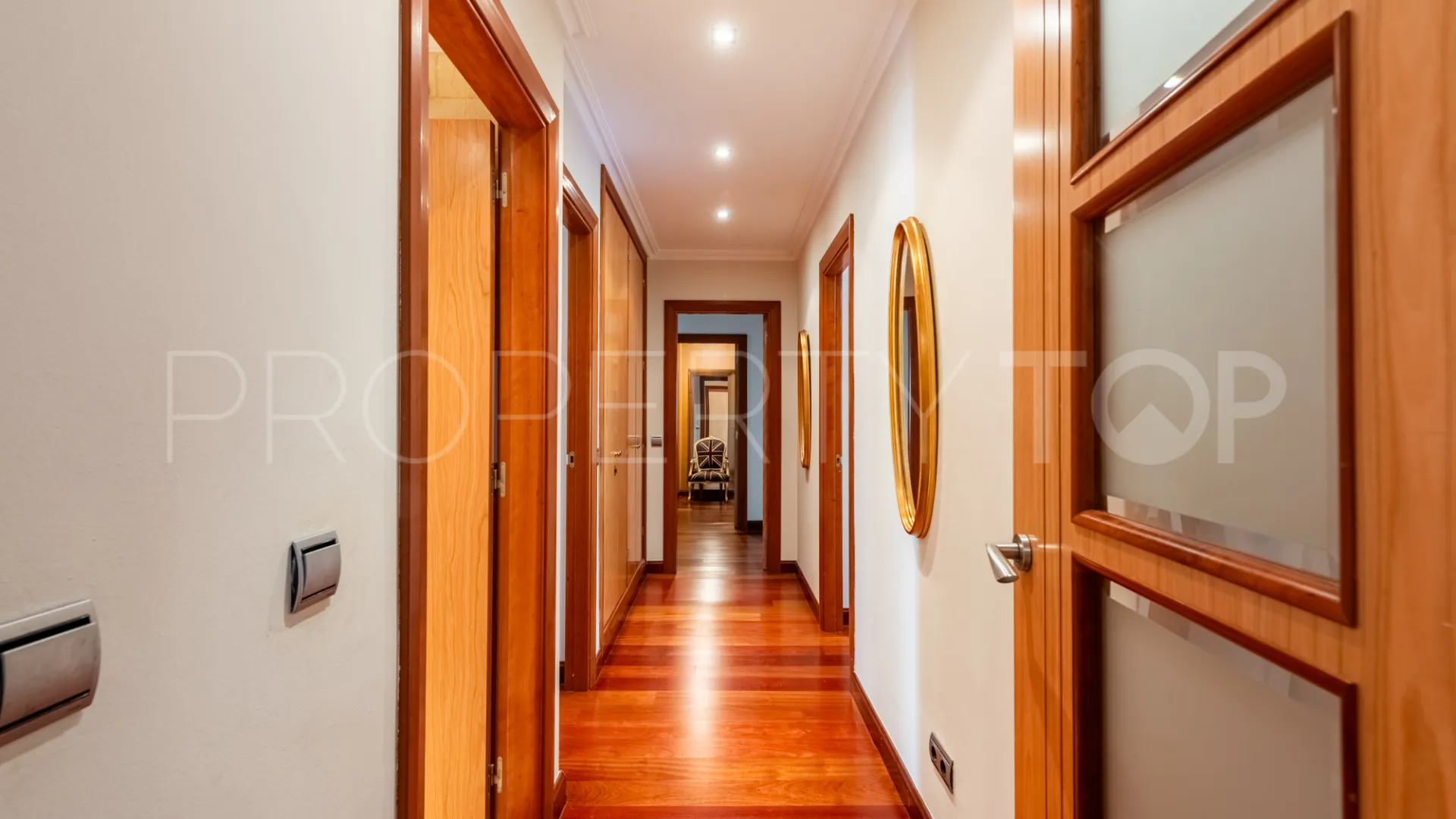 Ground floor apartment with 3 bedrooms for sale in El Embrujo Banús
