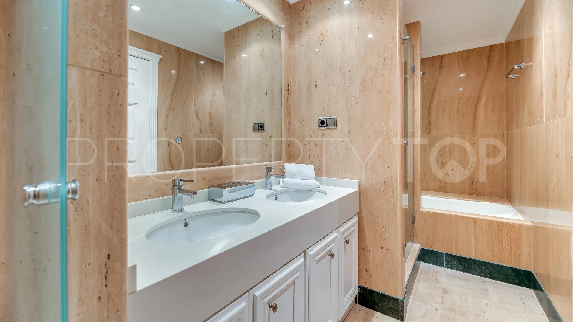 Condado de Sierra Blanca 3 bedrooms apartment for sale