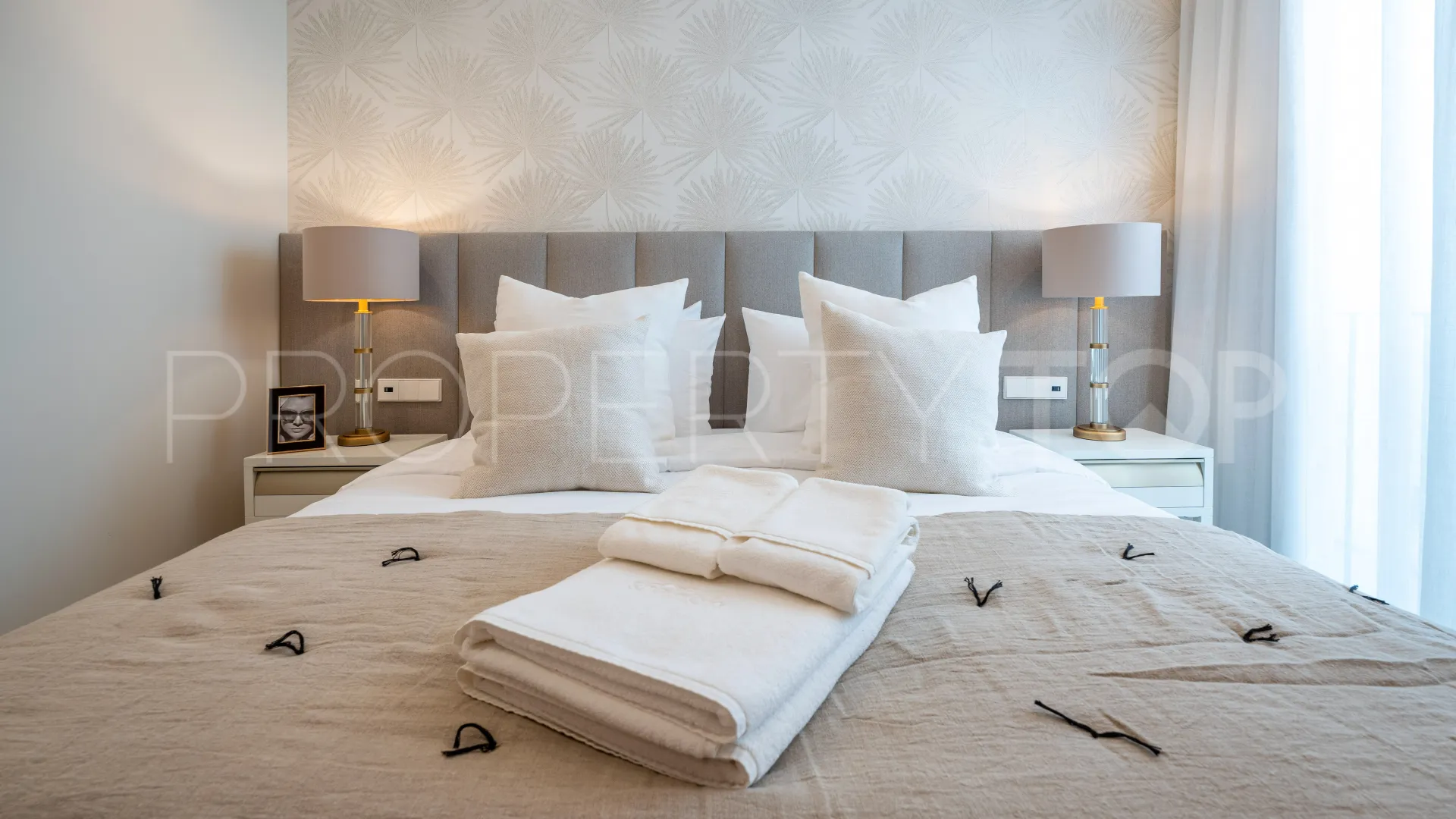 Apartamento a la venta con 2 dormitorios en Marbella - Puerto Banus