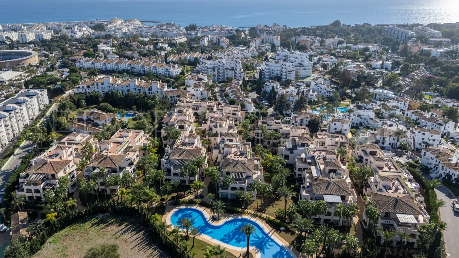 Apartamento planta baja de 1 dormitorio en venta en Medina de Banús