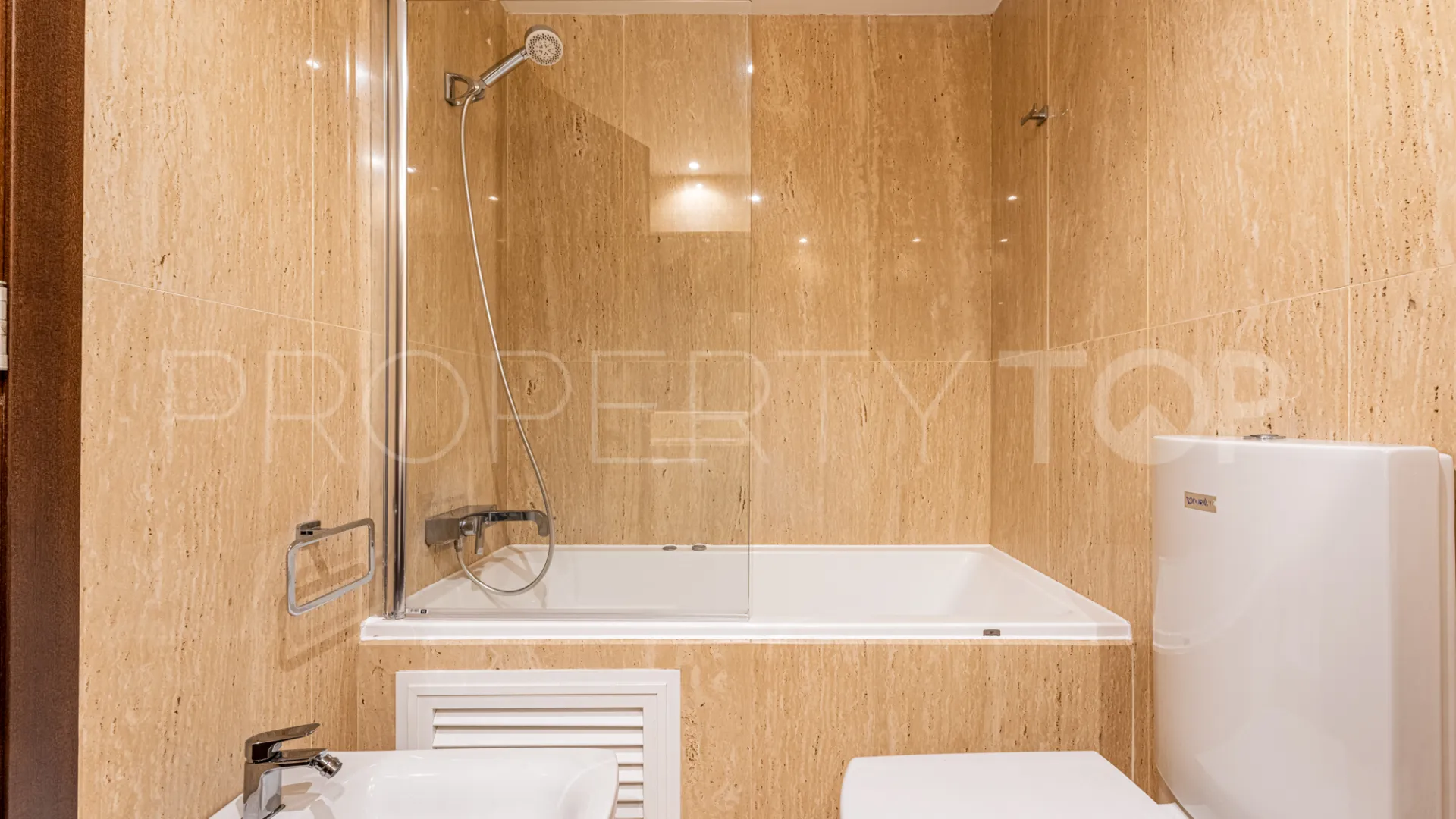 Apartamento planta baja de 1 dormitorio en venta en Medina de Banús