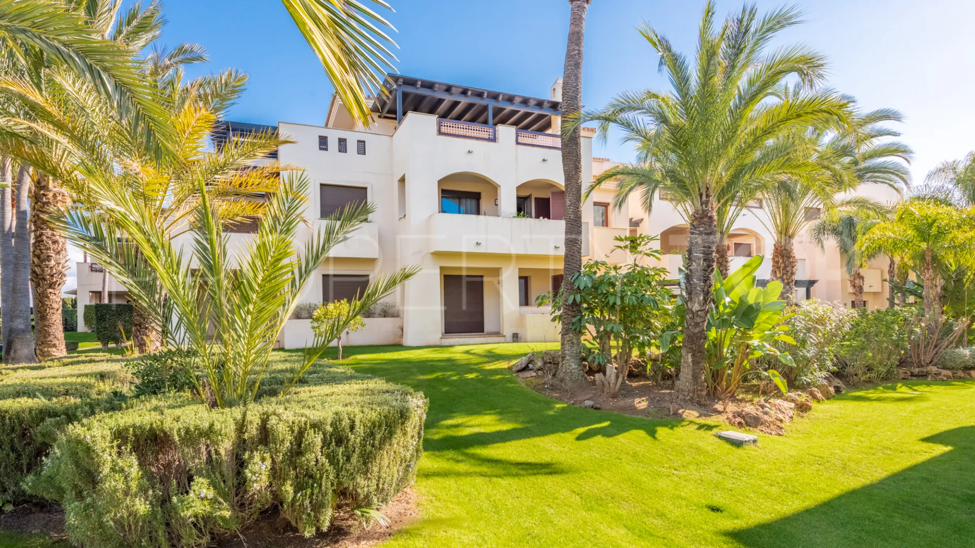 Apartamento planta baja de 1 dormitorio en venta en Medina de Banús