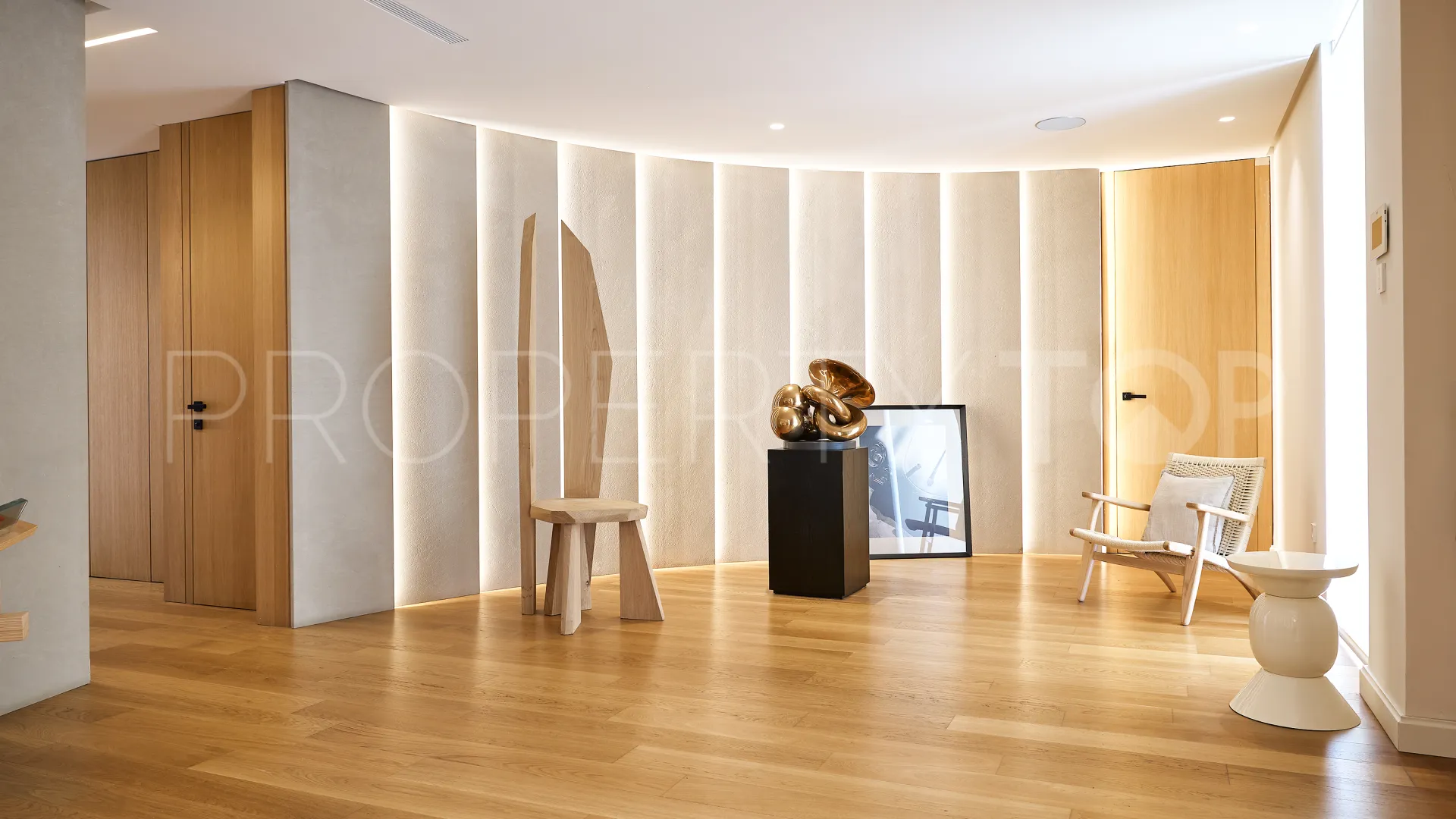 Office in Nueva Andalucia for sale