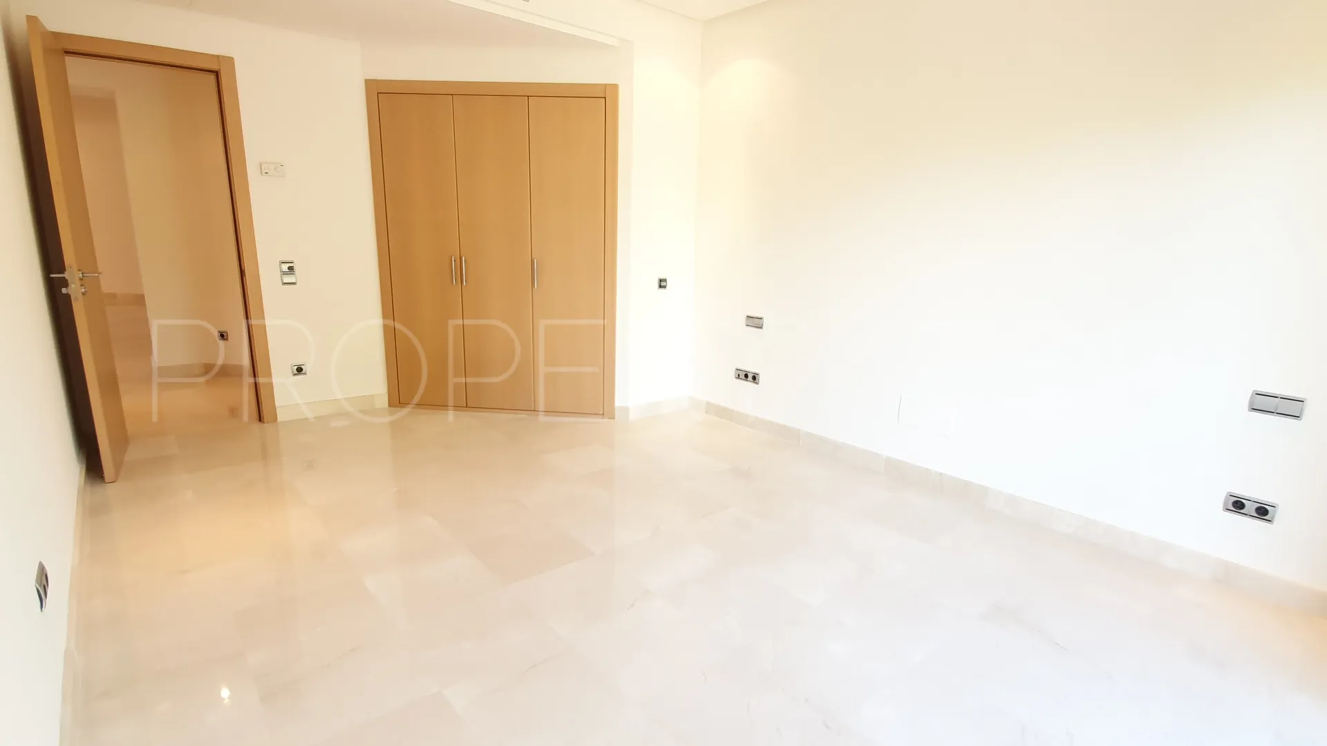 Buy apartment in Mansion Club