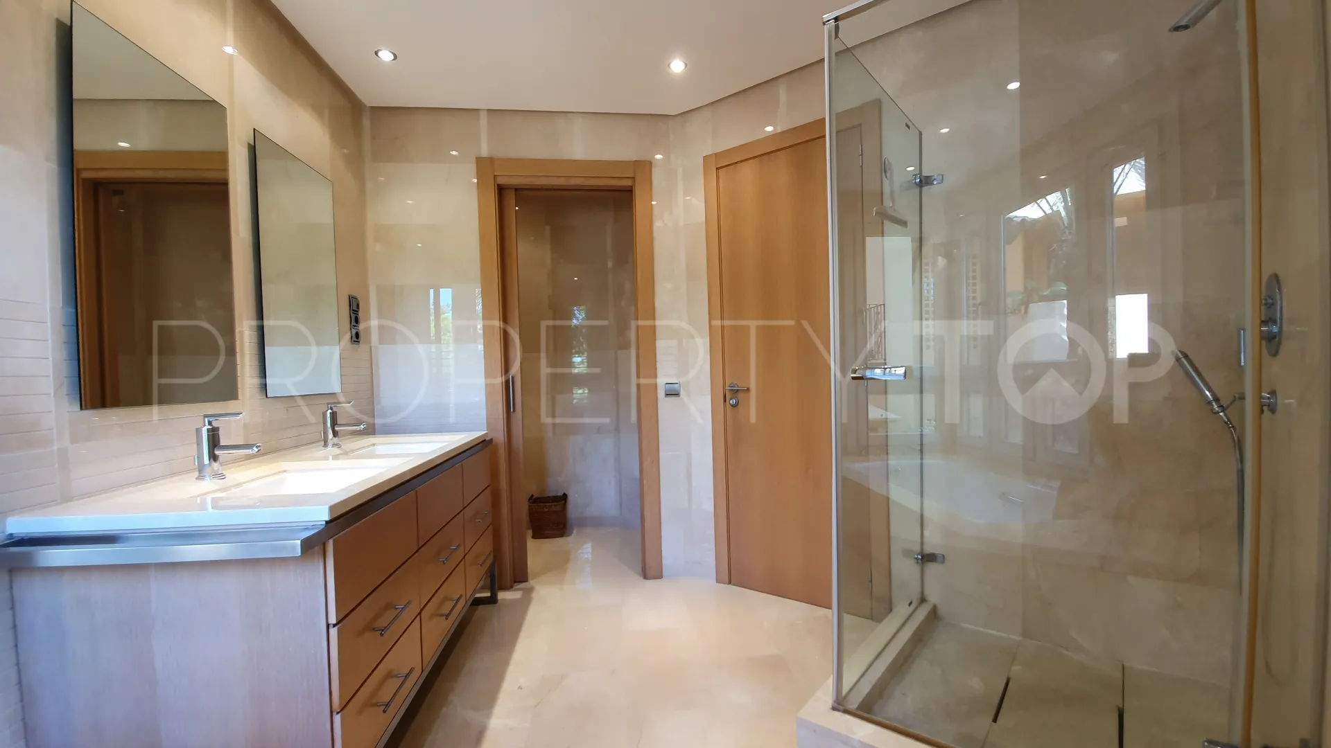 Buy apartment in Mansion Club