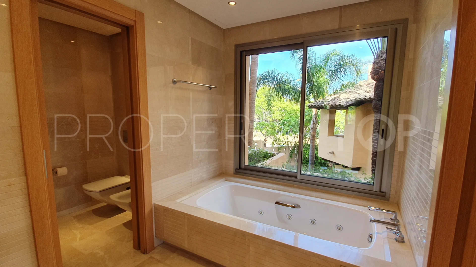 Buy apartment in Mansion Club
