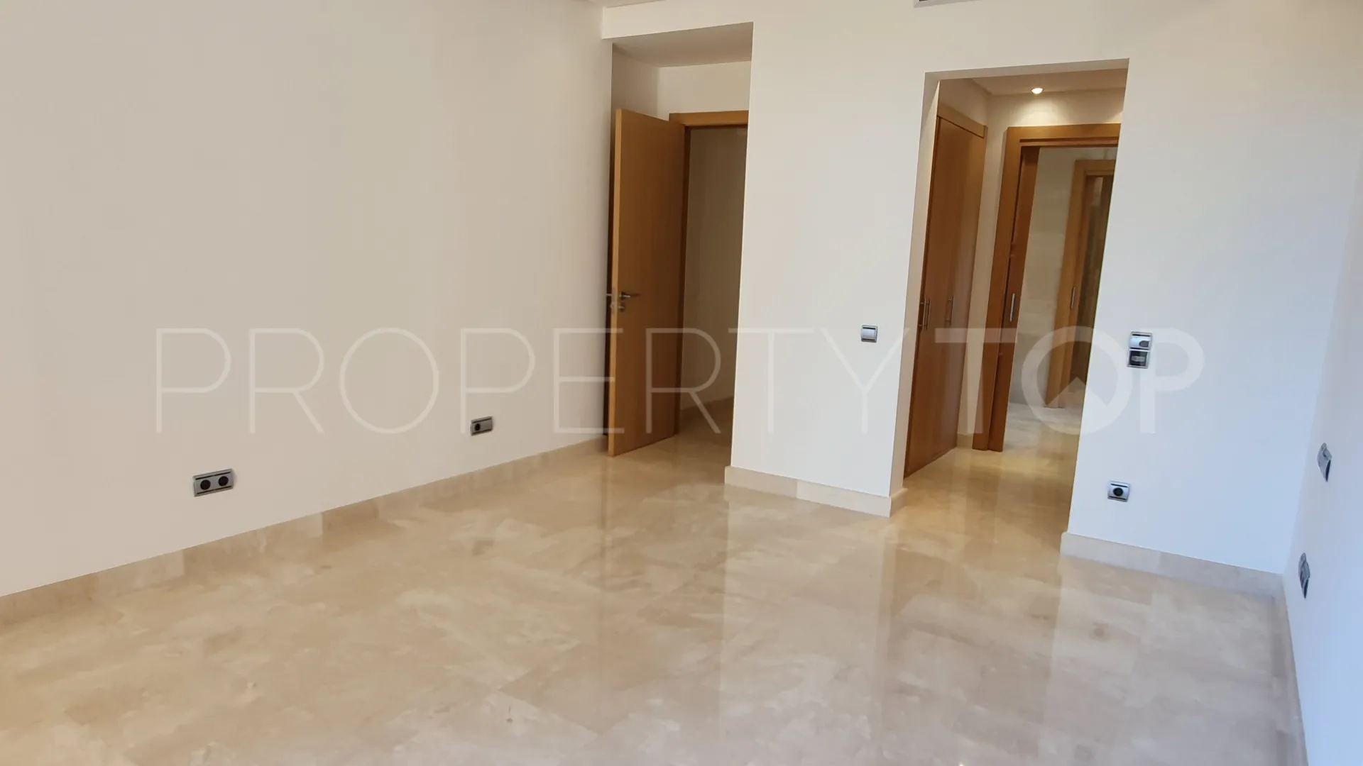 Buy apartment in Mansion Club