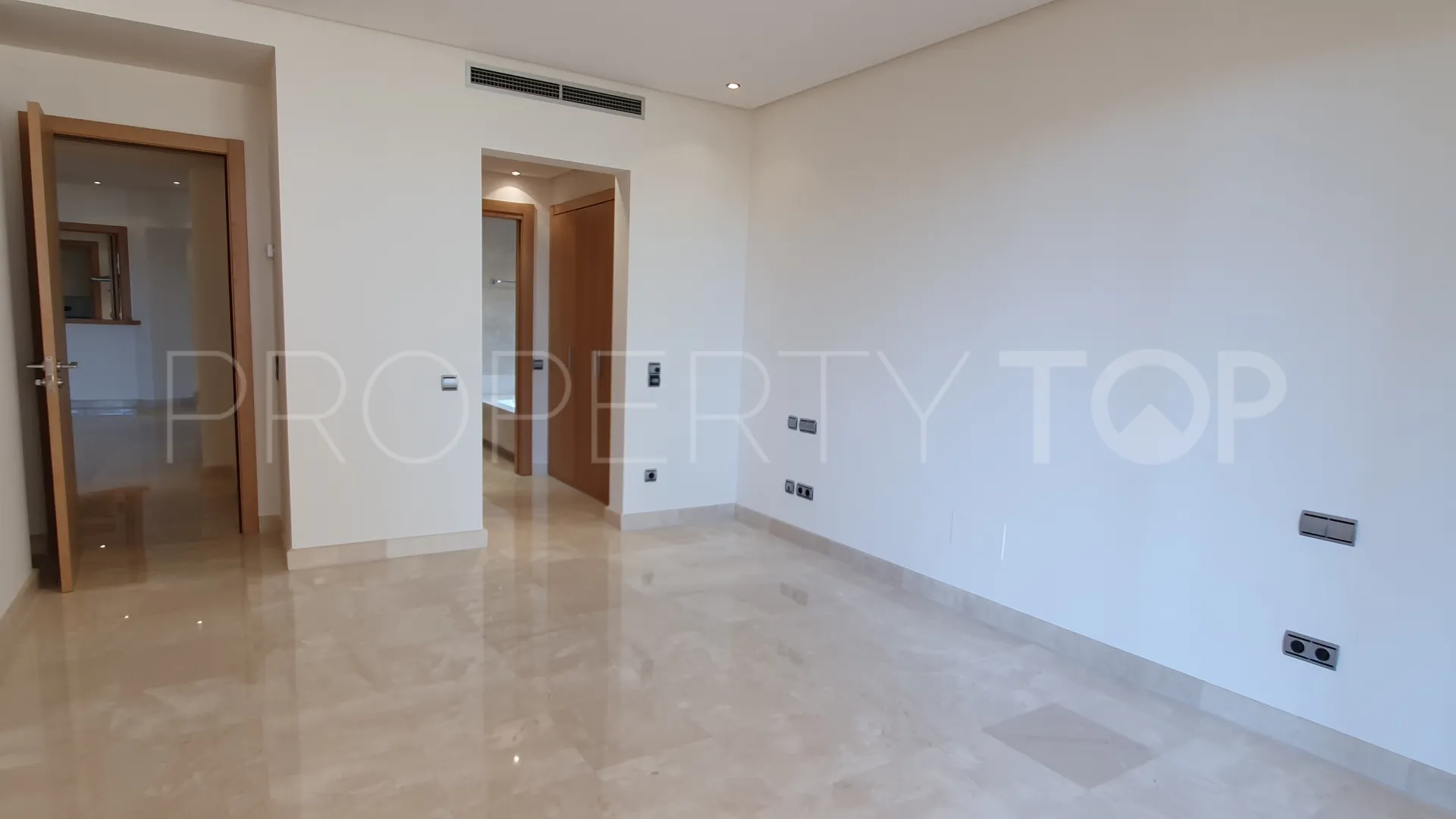 Buy apartment in Mansion Club
